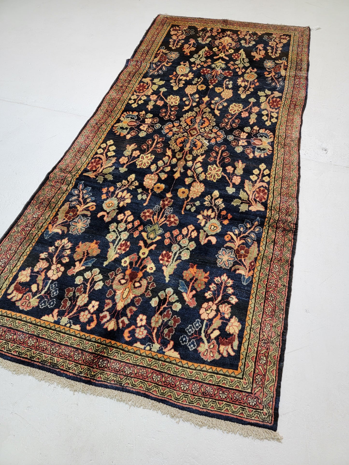 Hand-Knotted Wool Gallery Size Arak 4'6" x 9'10"