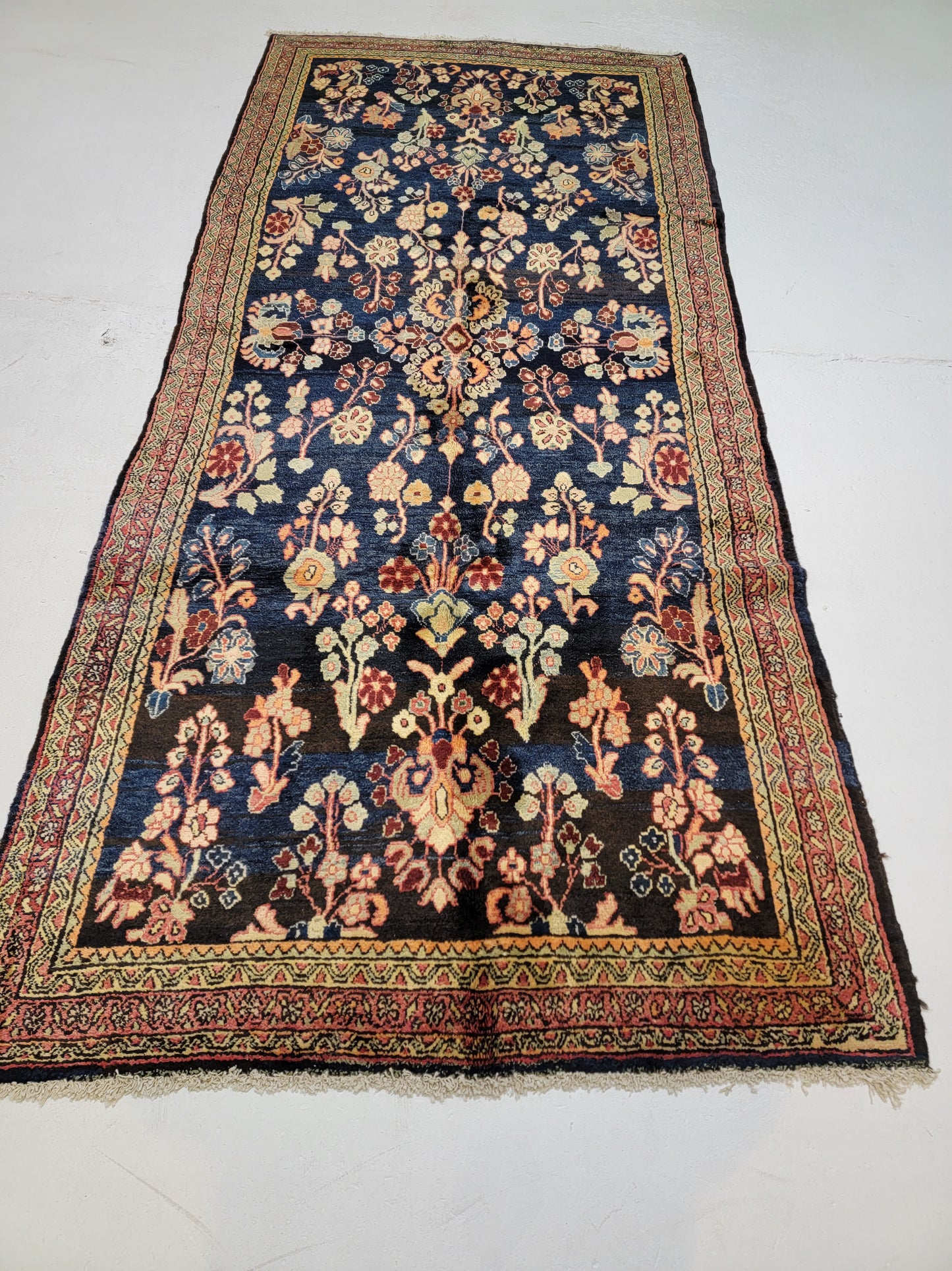 Hand-Knotted Wool Gallery Size Arak 4'6" x 9'10"