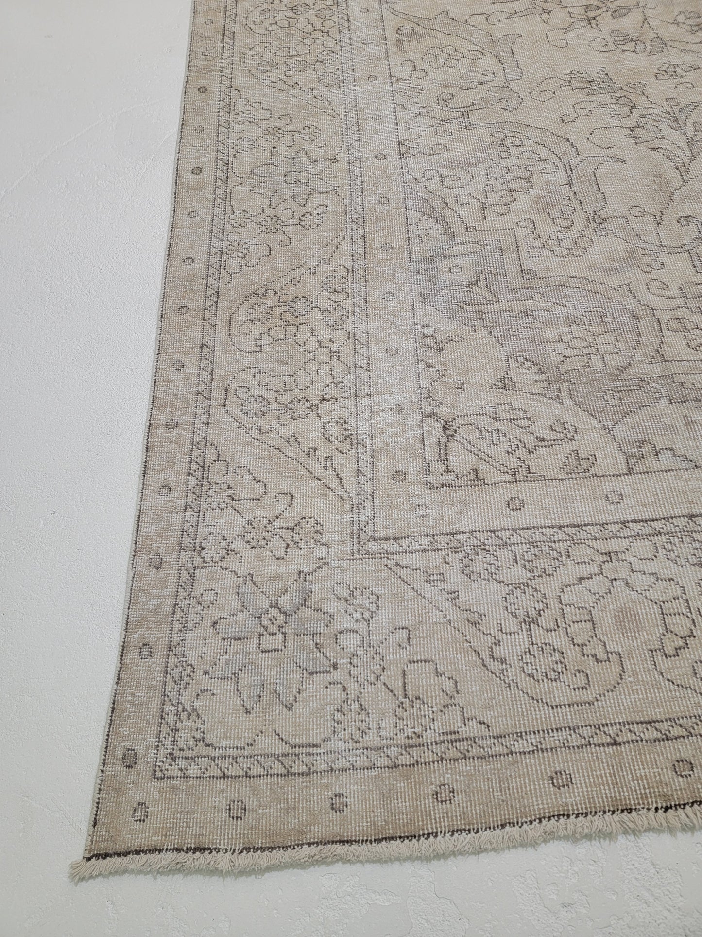 Hand-Knotted Wool Rug Tabriz Distressed 9'5" x 12'5"