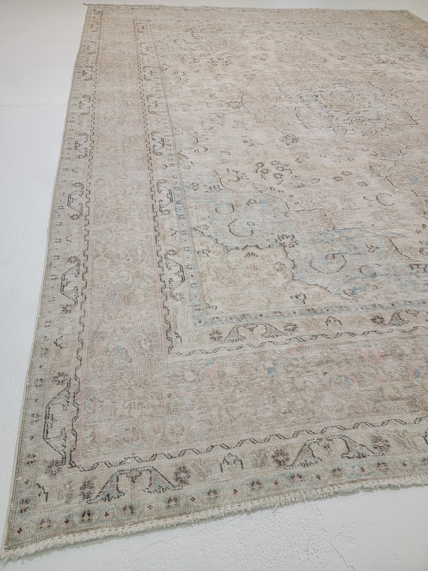 Hand-Knotted Wool Rug Tabriz 9'3" x 12'2"