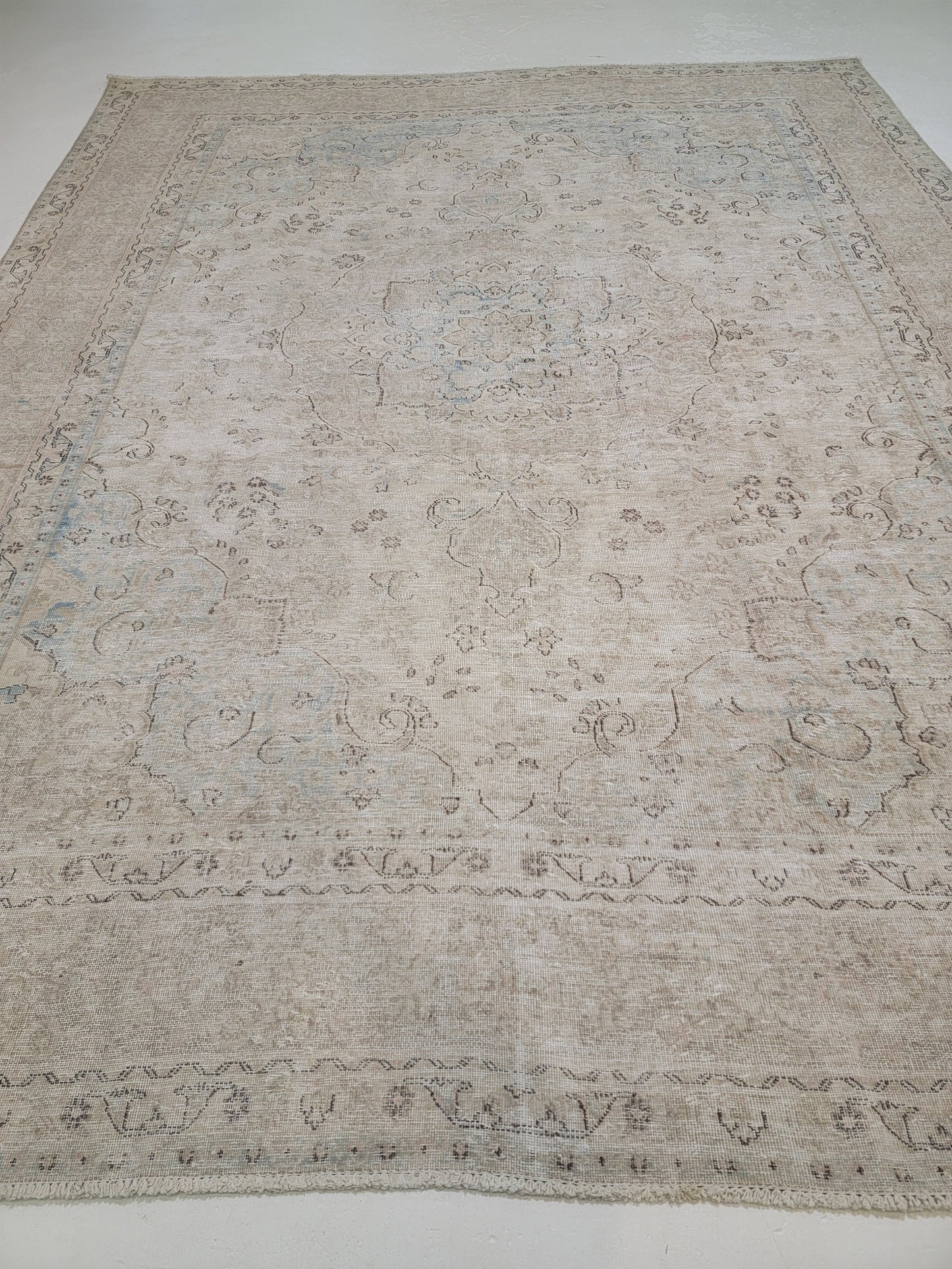 Hand-Knotted Wool Rug Tabriz 9'3" x 12'2"