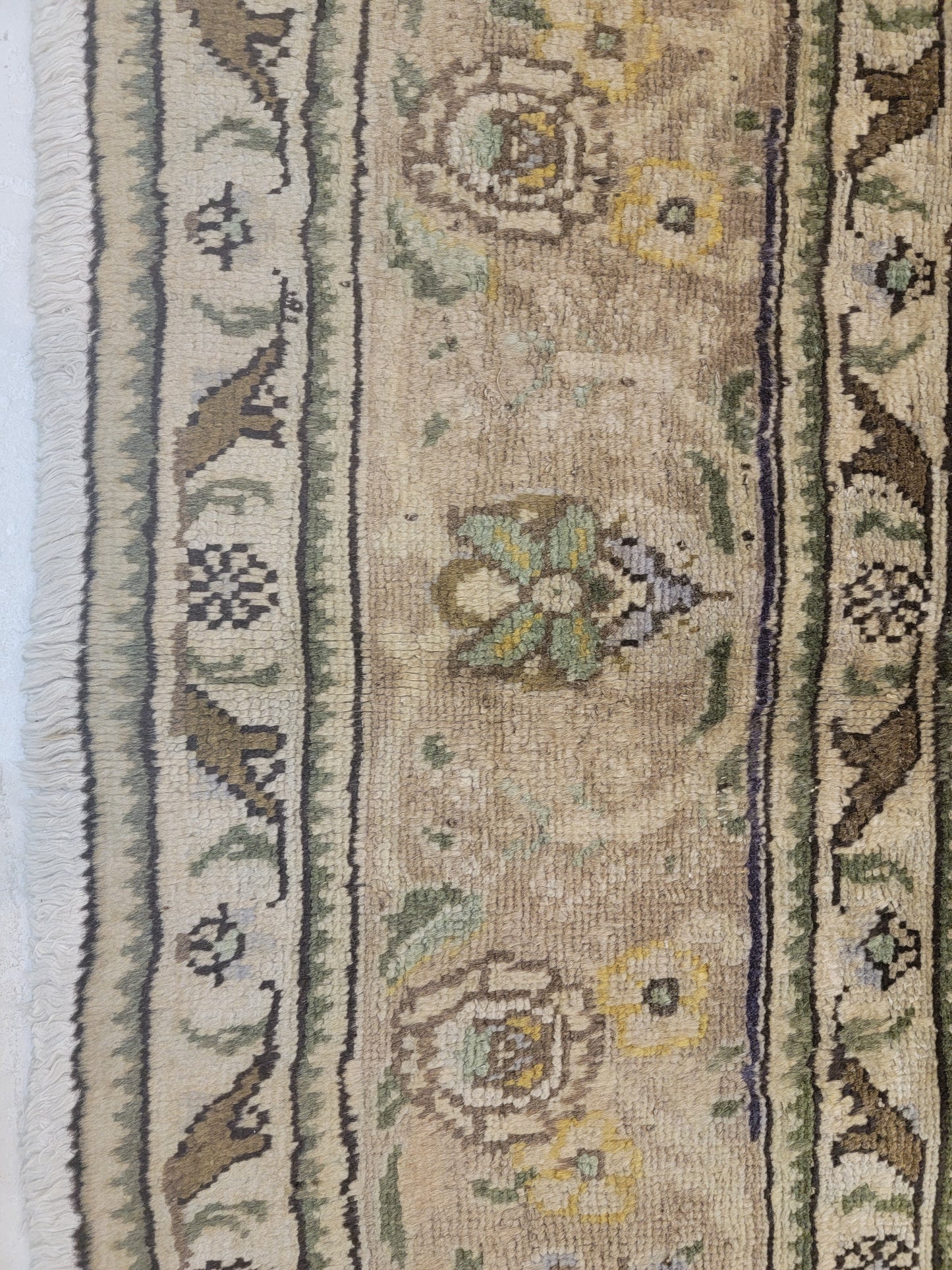 Hand-Knotted Wool Rug Tabriz 6'11" x 9'10"