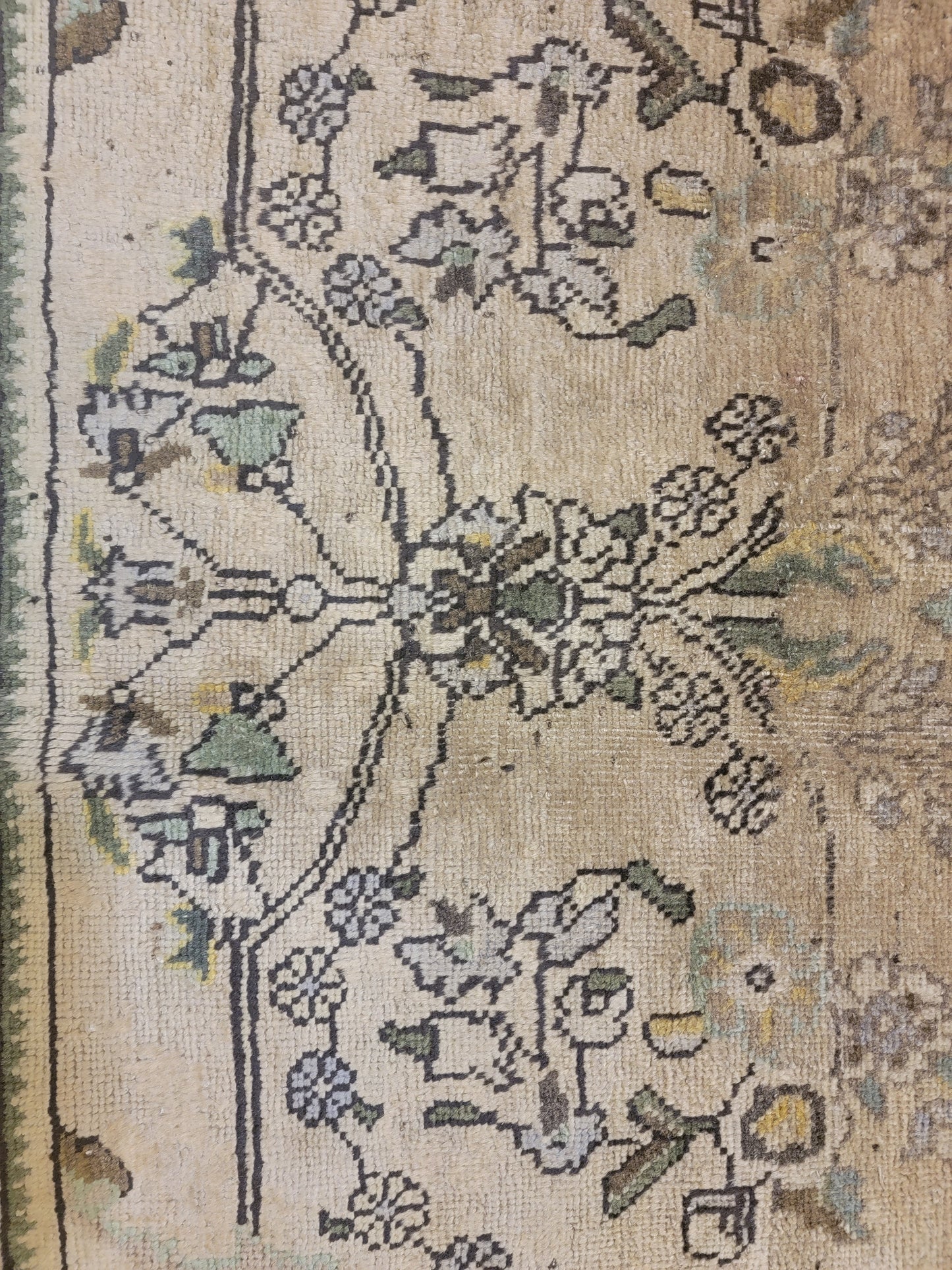 Hand-Knotted Wool Rug Tabriz 6'11" x 9'10"