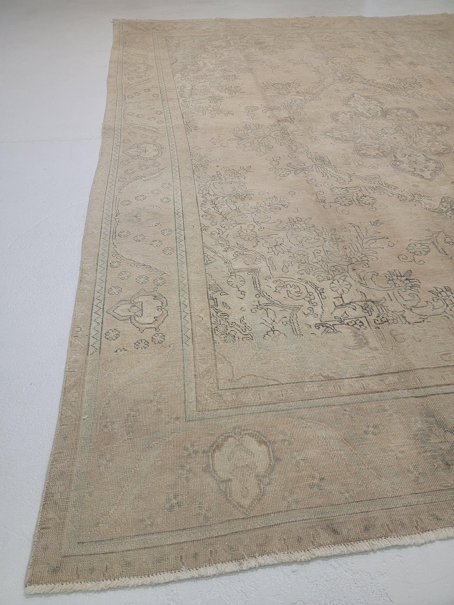 Hand-Knotted Wool Rug Tabriz Distressed 9'6" x 12'8"