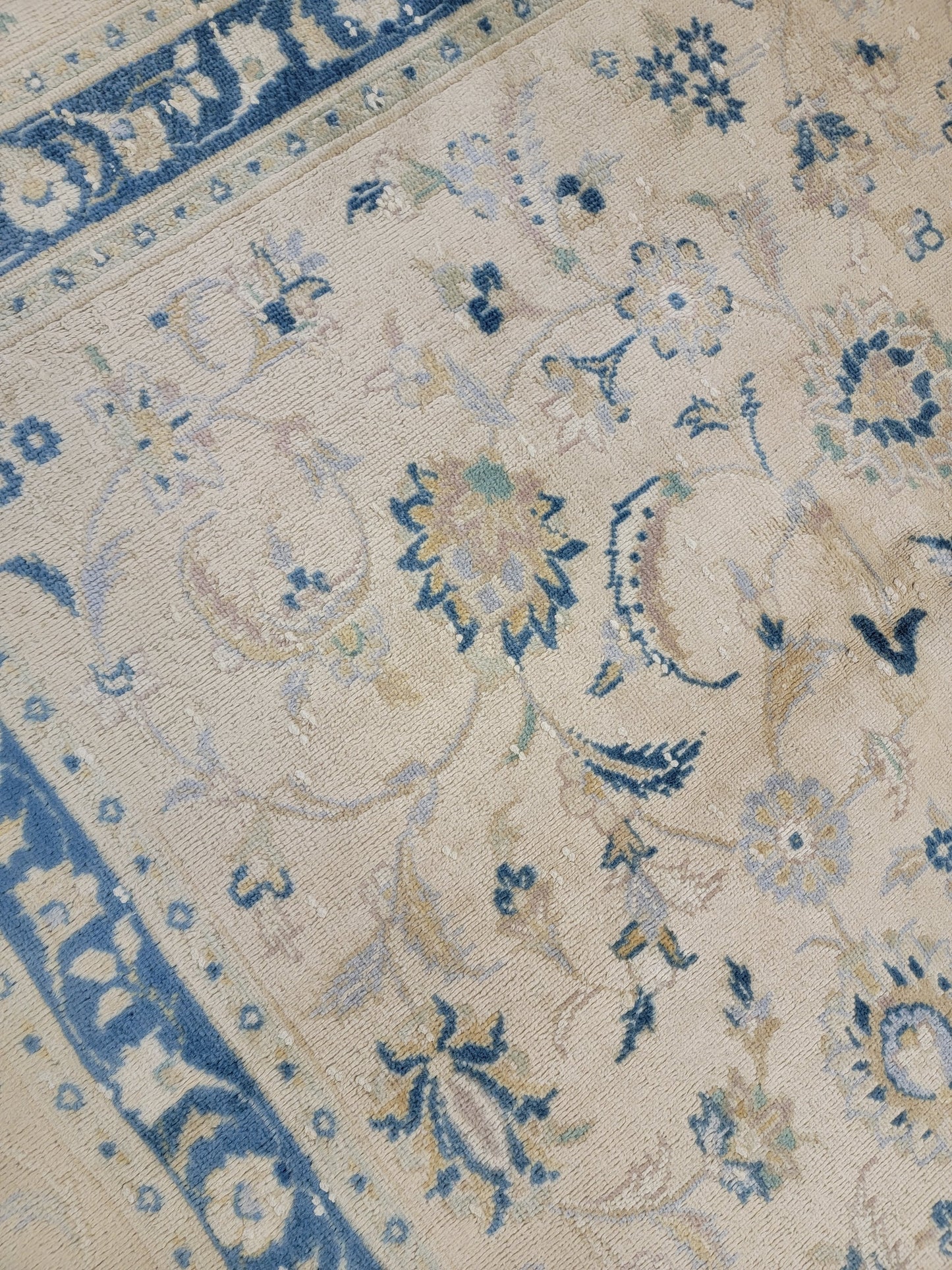 Hand-Knotted Wool Rug Tabriz 8'9" x 12'8"