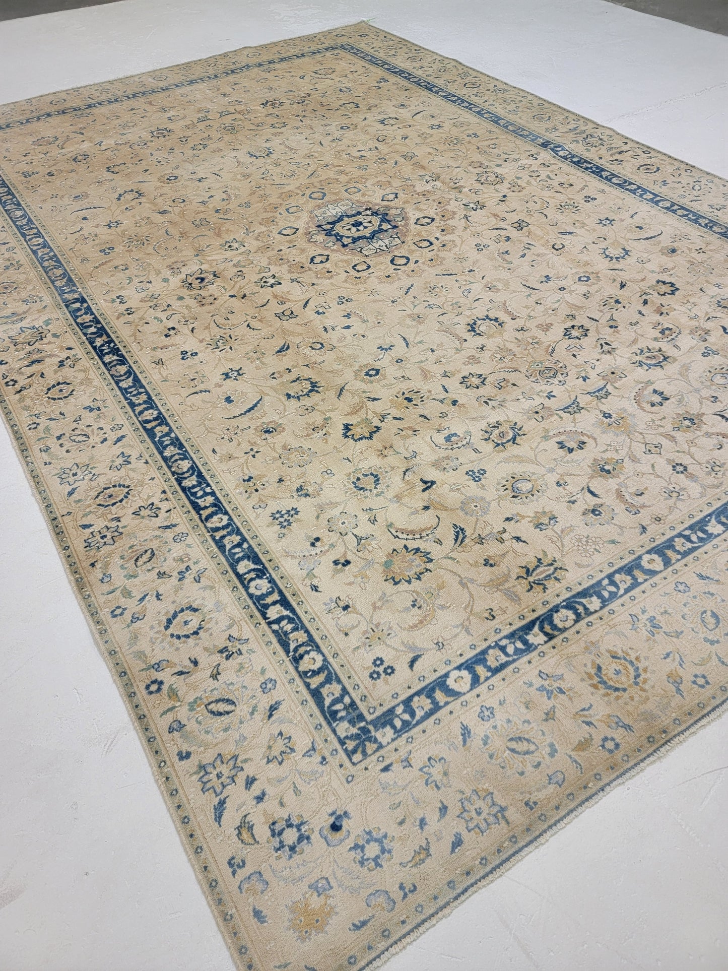 Hand-Knotted Wool Rug Tabriz 8'9" x 12'8"
