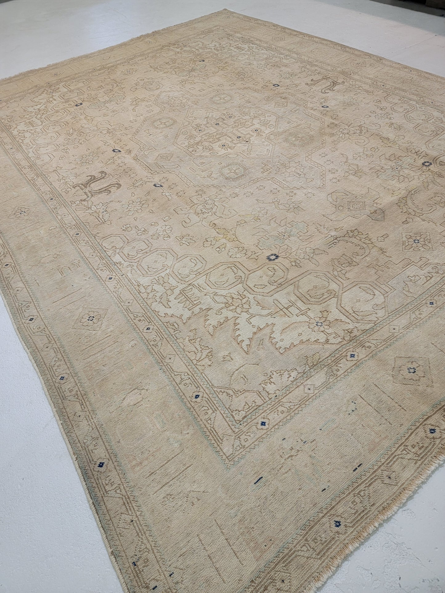 Hand-Knotted Wool Rug Tabriz Distressed 9'5" x 12'5"