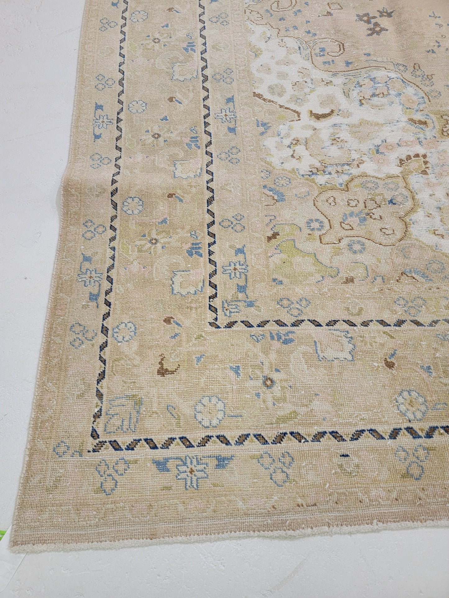 Hand-Knotted Wool Rug Tabriz 9'8" x 12'8"