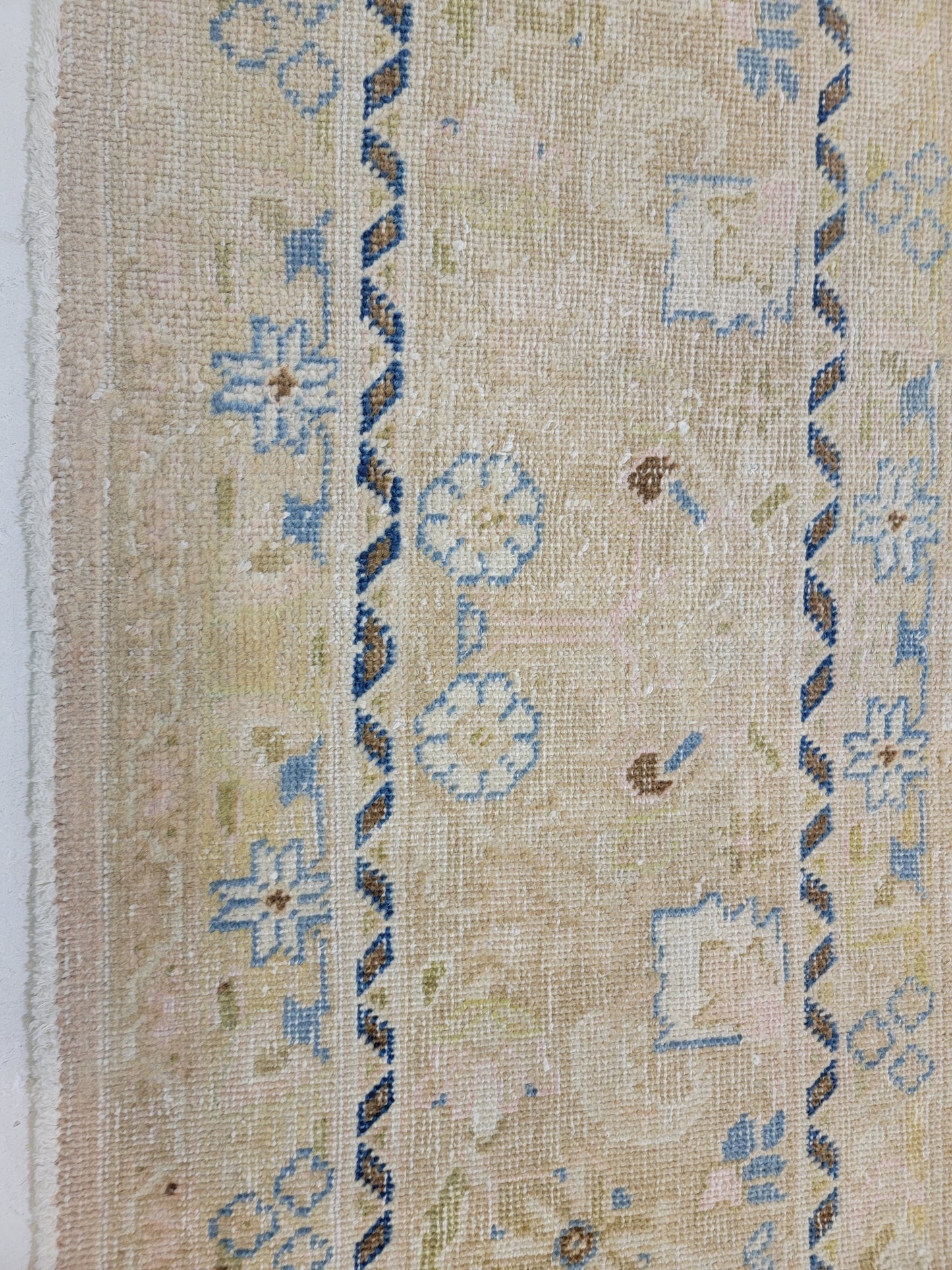 Hand-Knotted Wool Rug Tabriz 9'8" x 12'8"