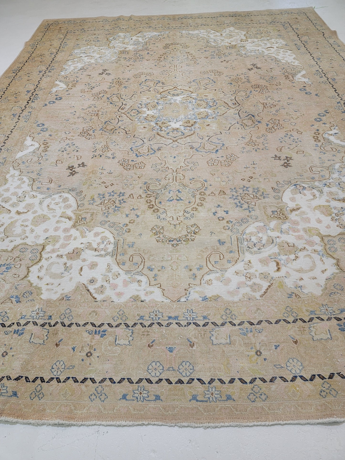 Hand-Knotted Wool Rug Tabriz 9'8" x 12'8"