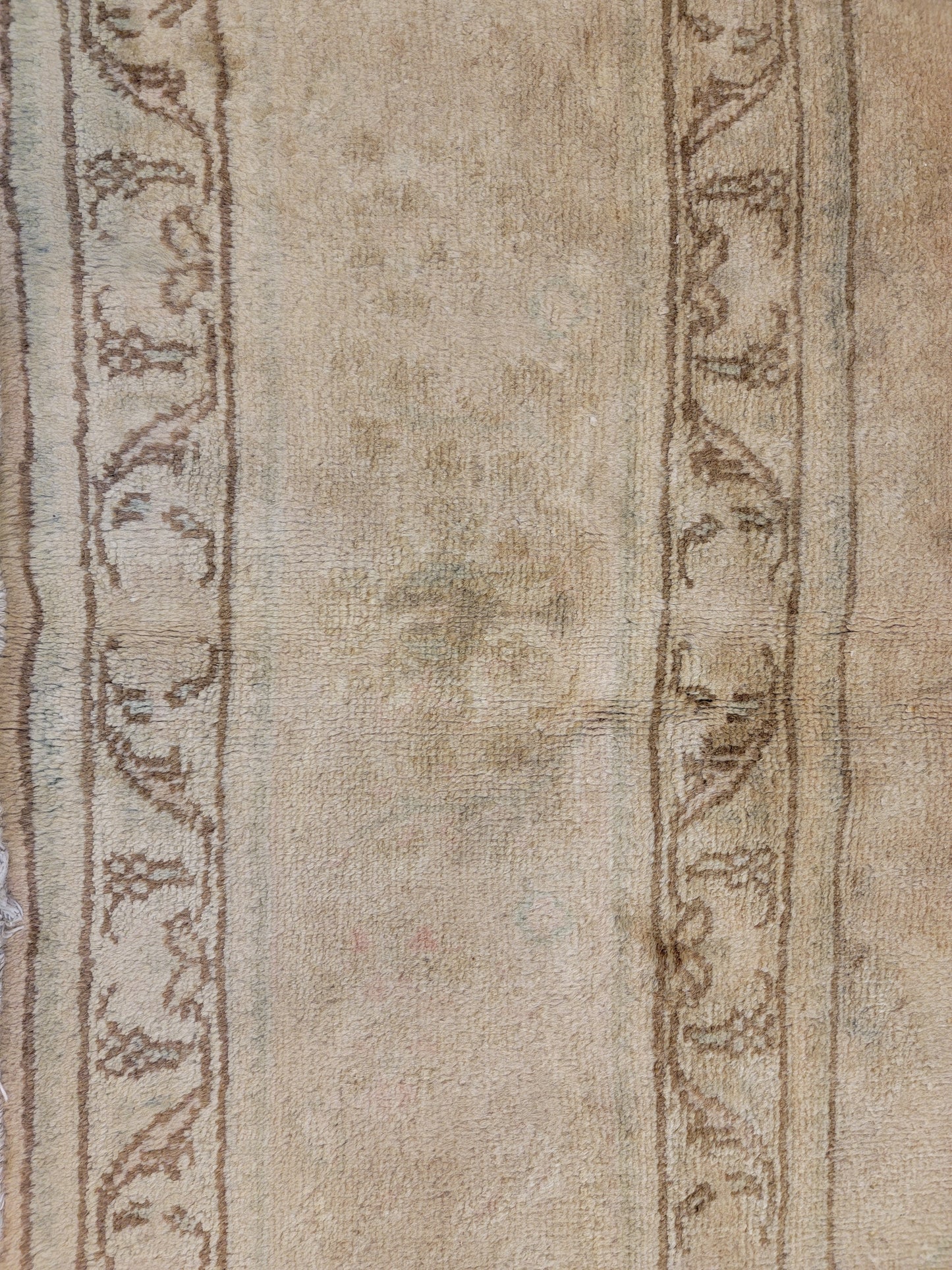 Hand-Knotted Wool Rug Tabriz 6'9" x 9'11"