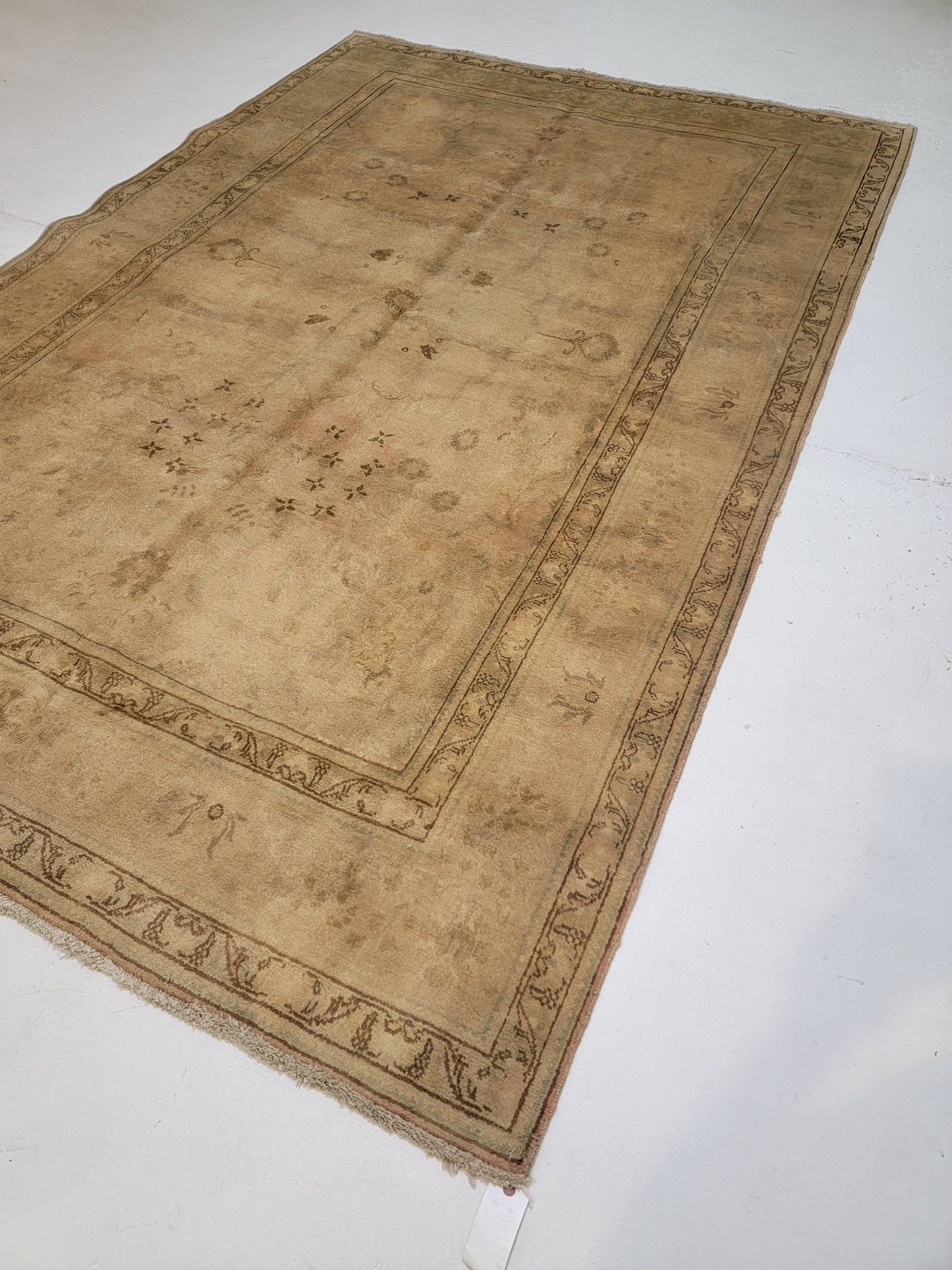 Hand-Knotted Wool Rug Tabriz 6'9" x 9'11"