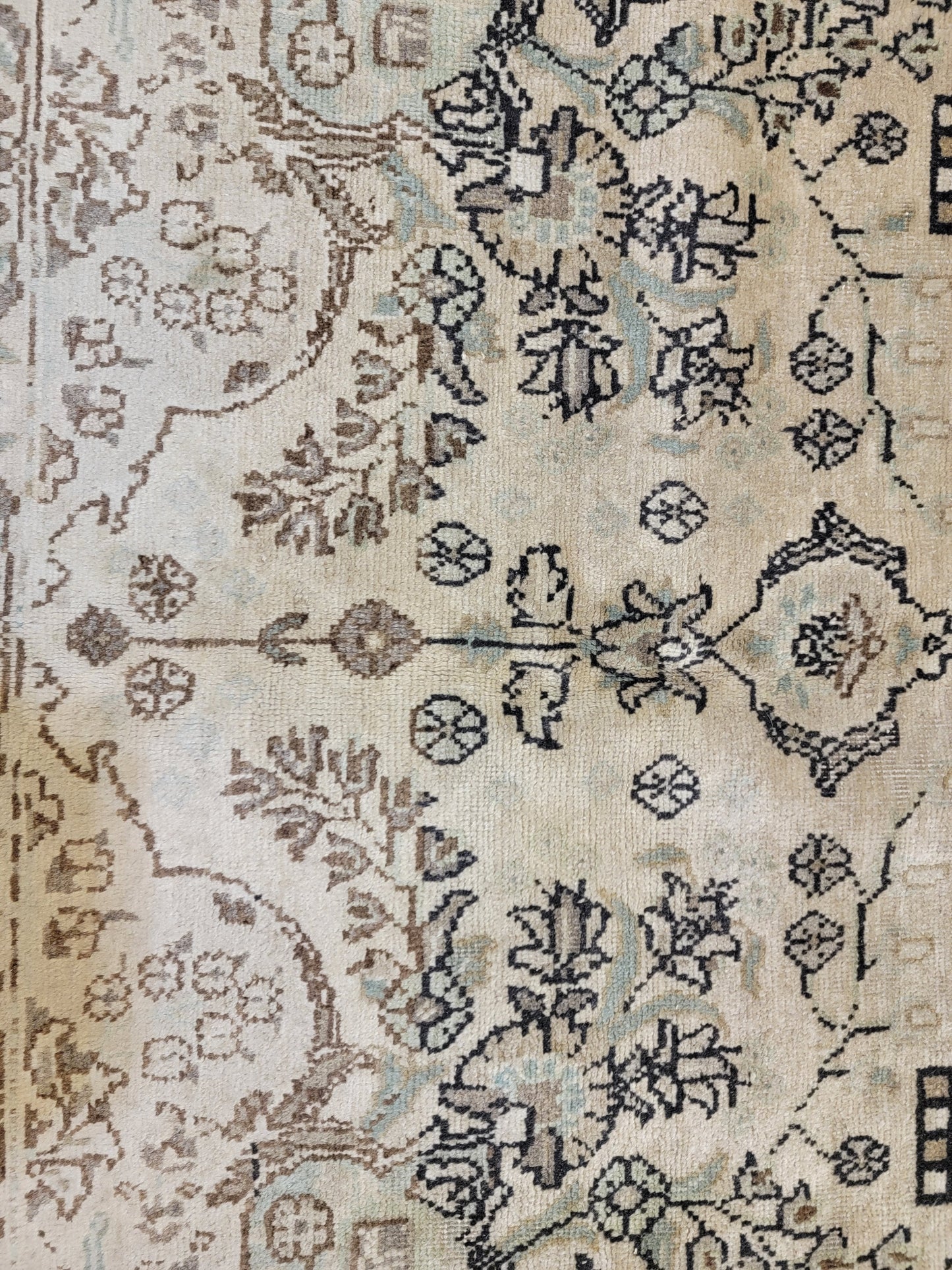 Hand-Knotted Wool Rug Tabriz 6'6" x 9'8"