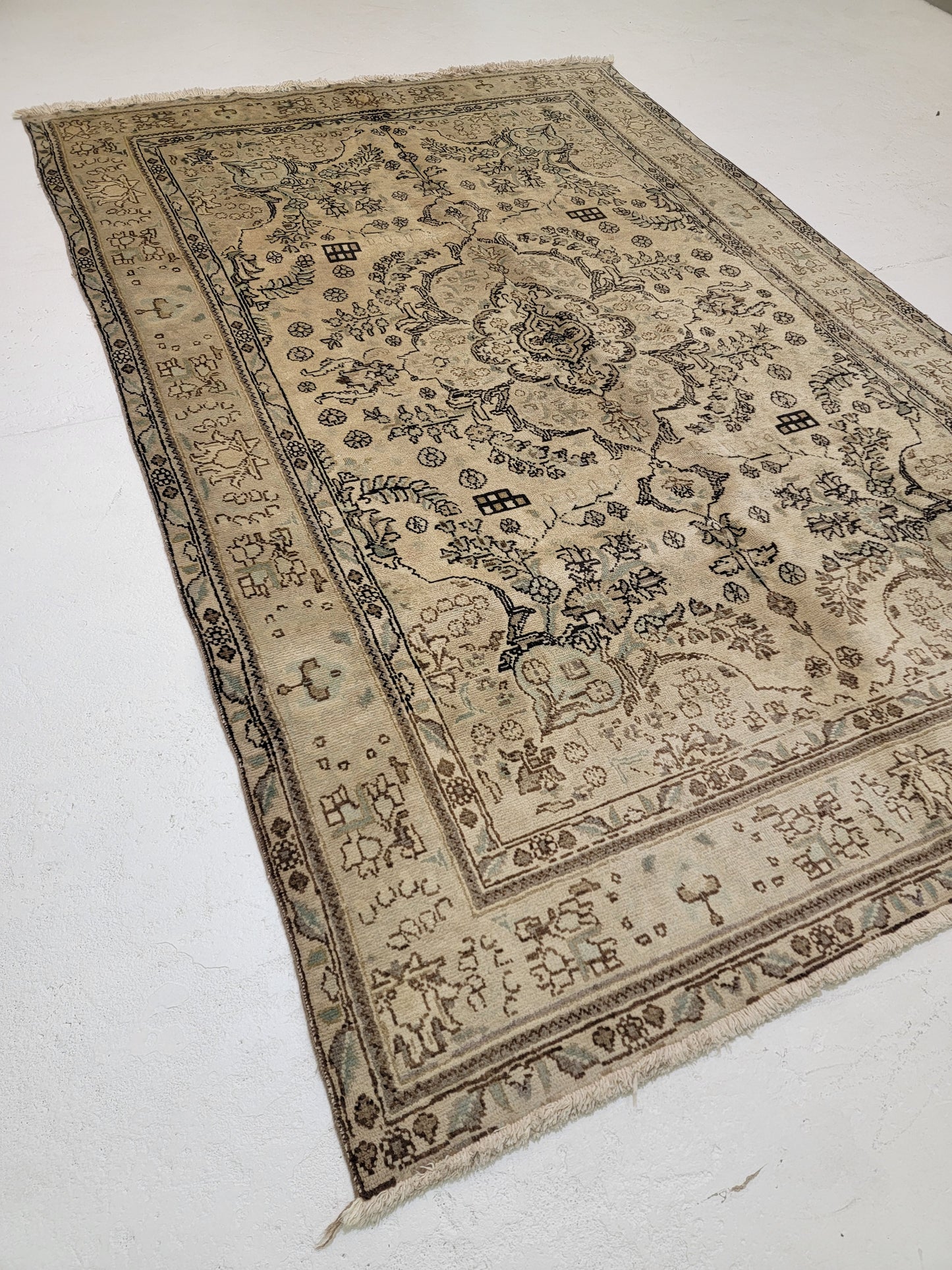 Hand-Knotted Wool Rug Tabriz 6'6" x 9'8"