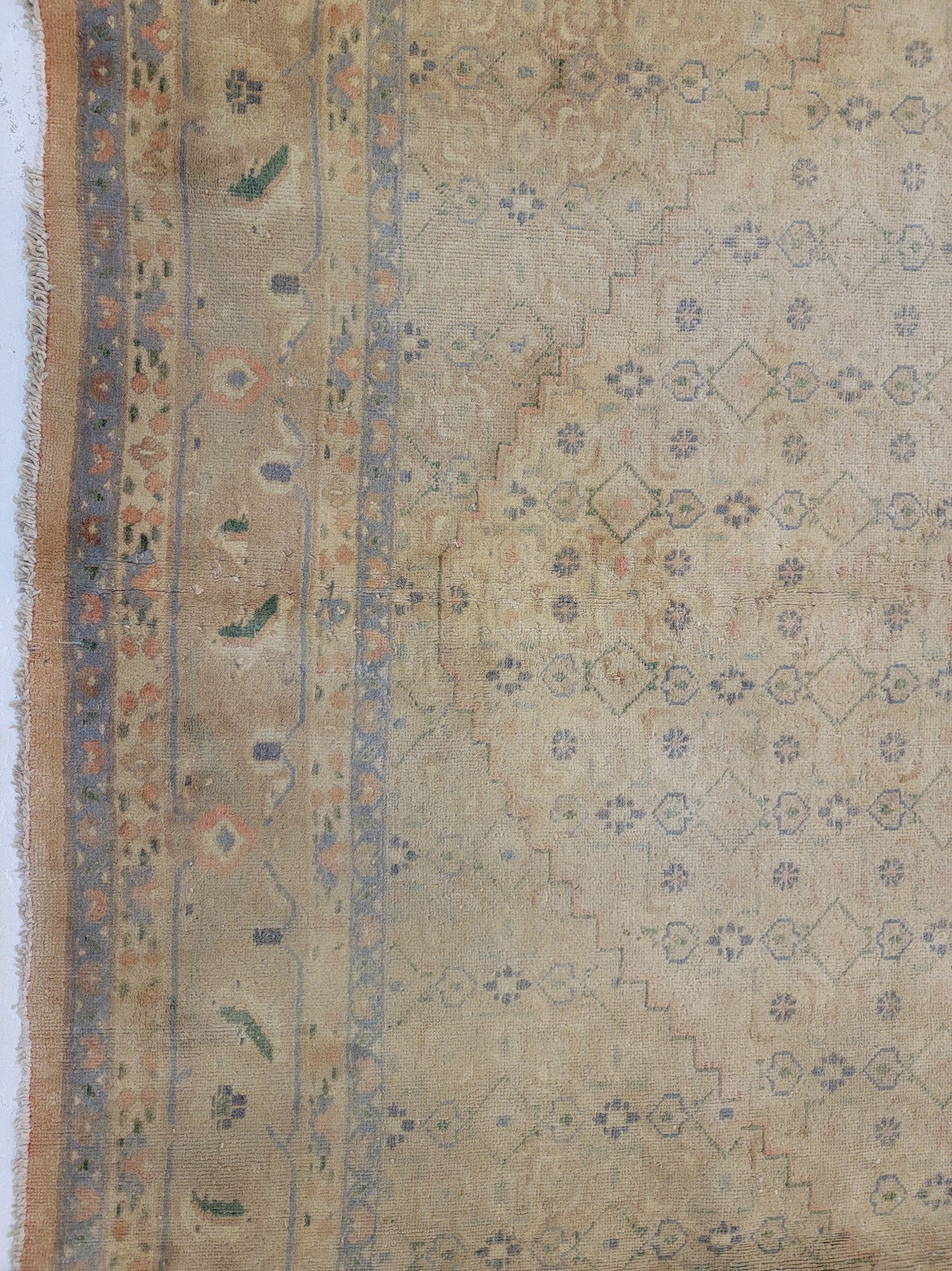 Hand-Knotted Wool Rug Tabriz 9'7" x 12'11"