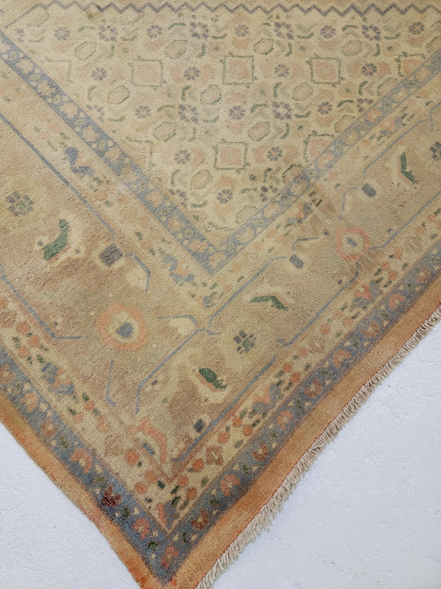Hand-Knotted Wool Rug Tabriz 9'7" x 12'11"