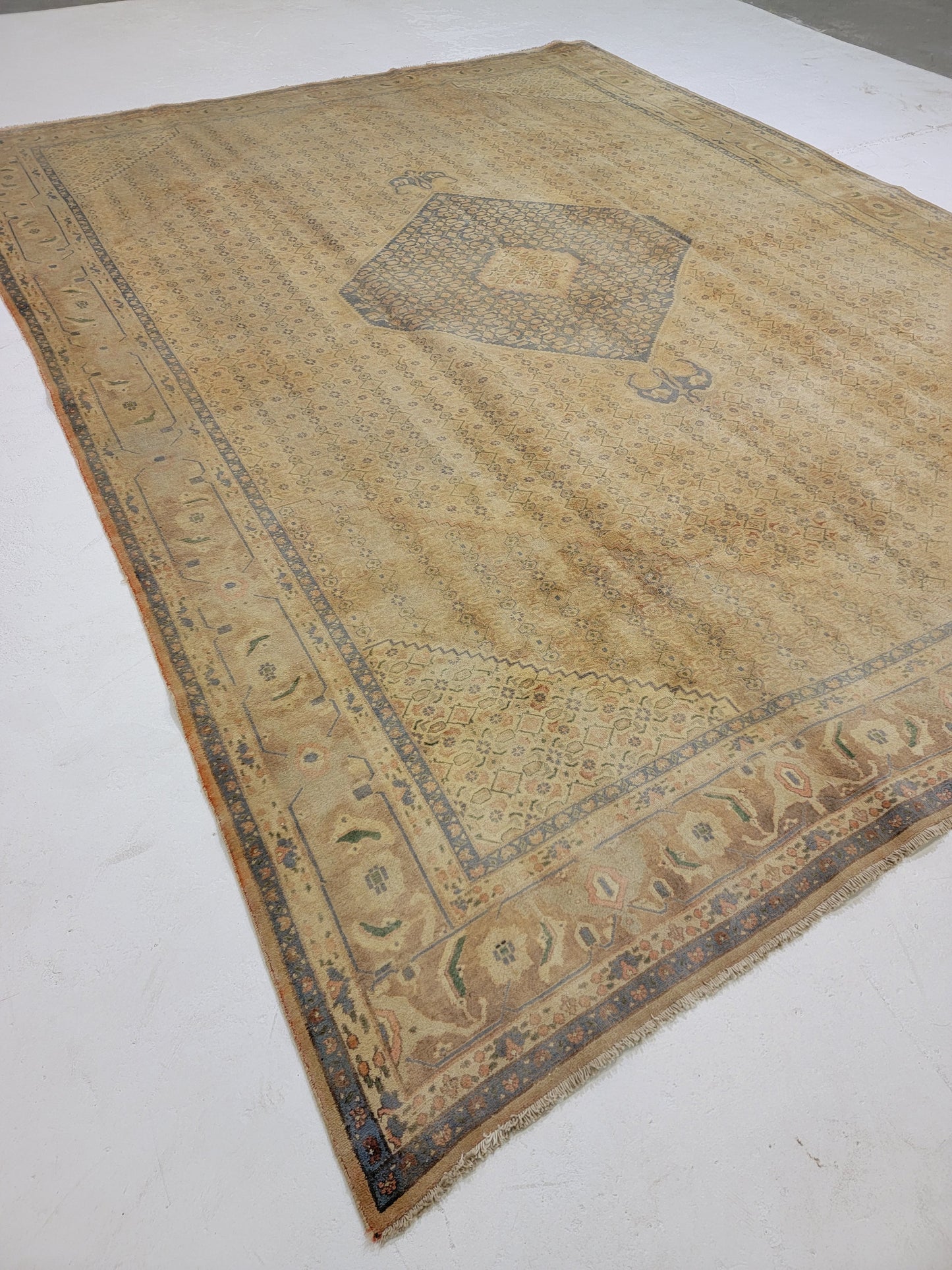 Hand-Knotted Wool Rug Tabriz 9'7" x 12'11"