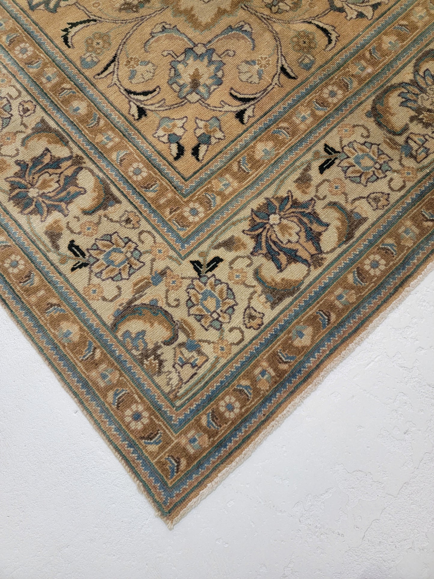 Hand-Knotted Wool Rug Tabriz 9'4" x 12'7"