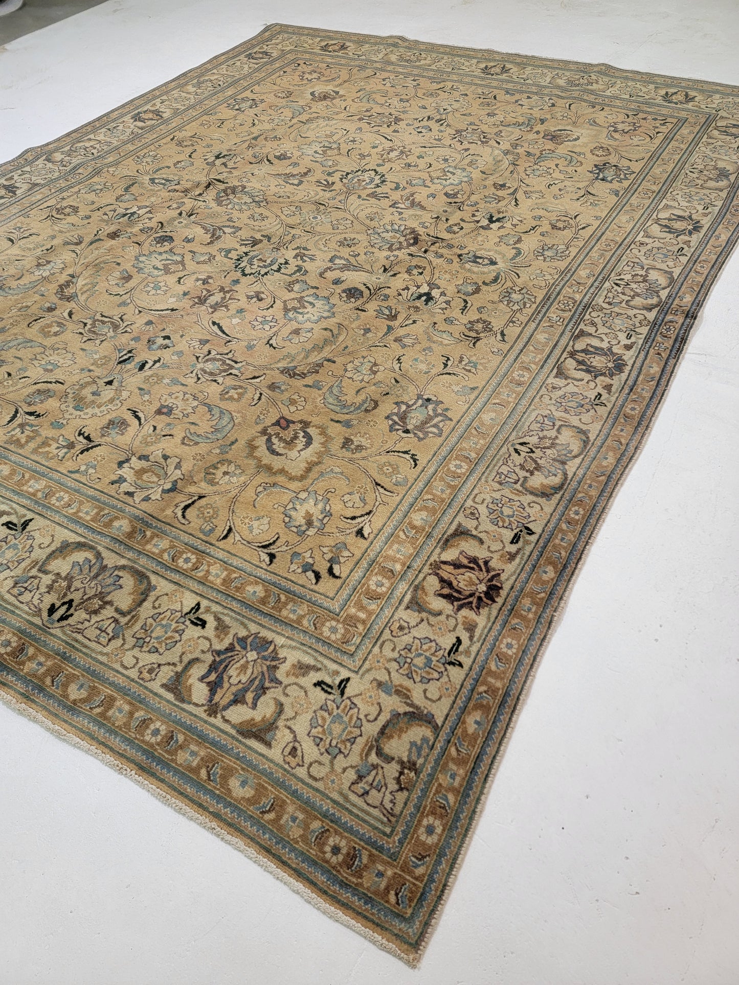 Hand-Knotted Wool Rug Tabriz 9'4" x 12'7"
