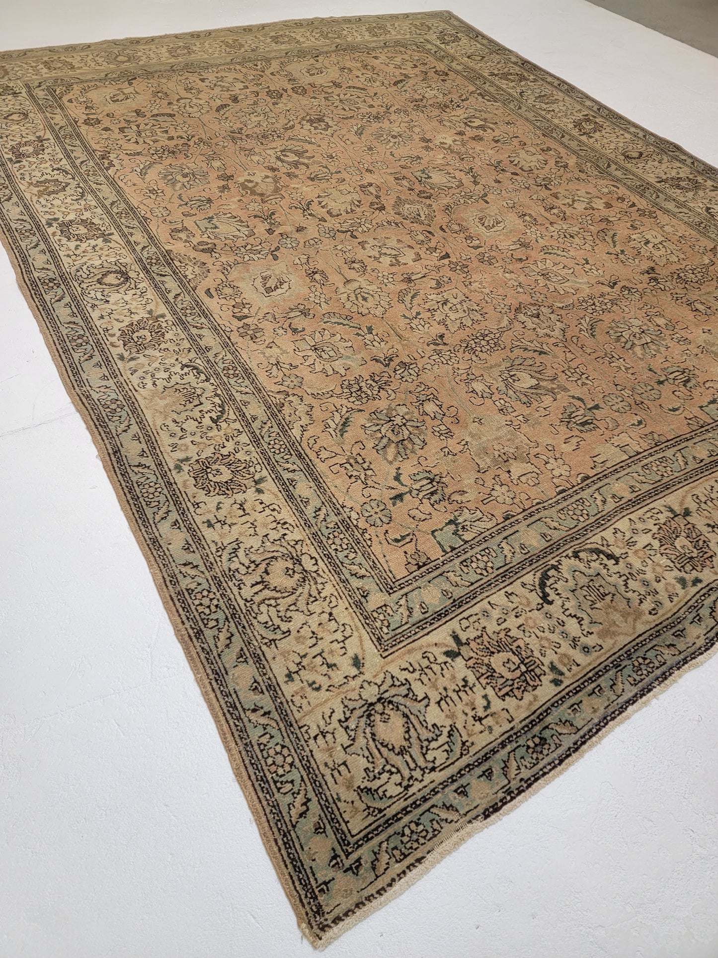 Hand-Knotted Wool Rug Tabriz 9'1" x 12'11"