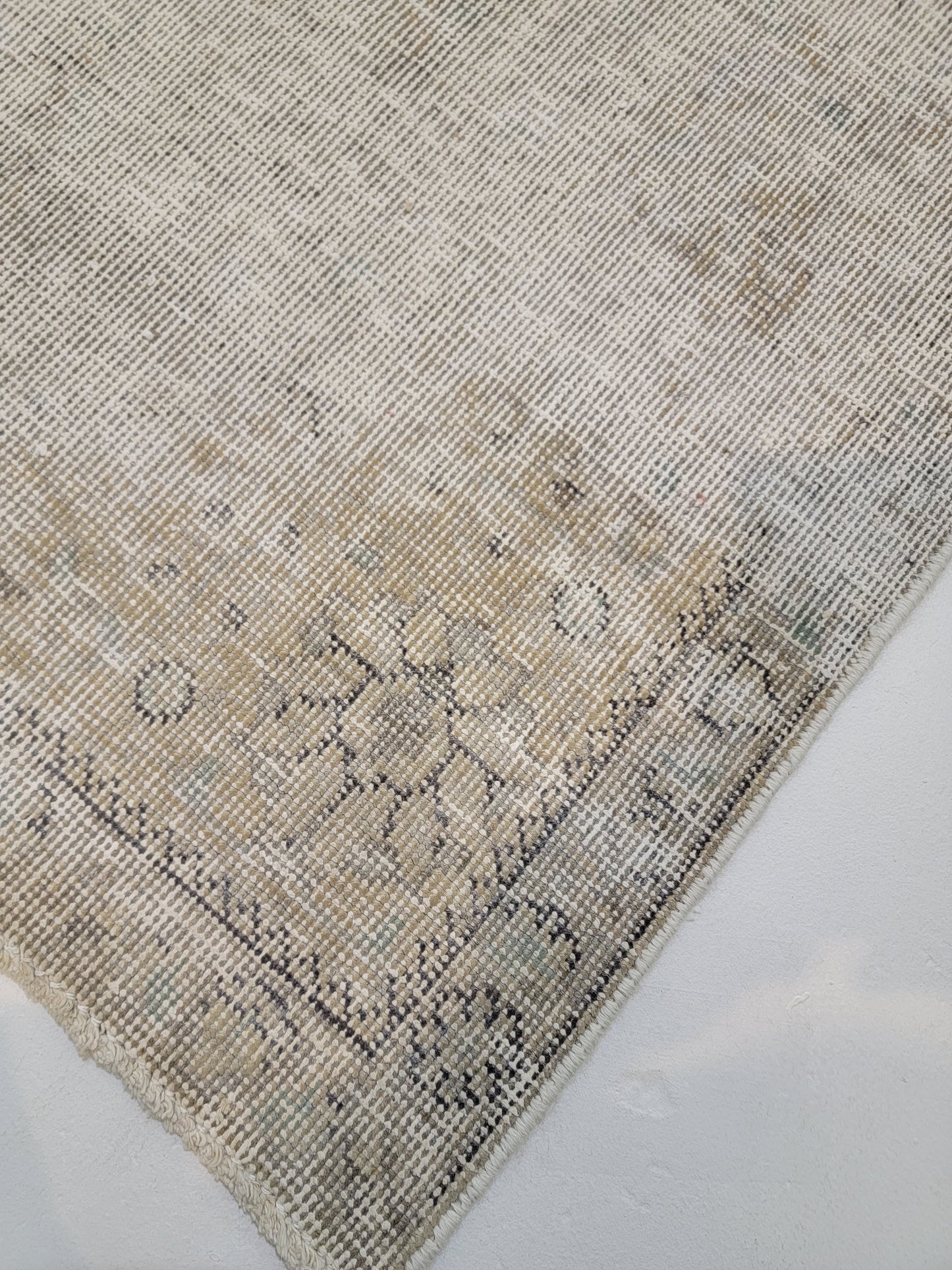 Hand-Knotted Wool Rug Tabriz Distressed 6'5" x 9'5"