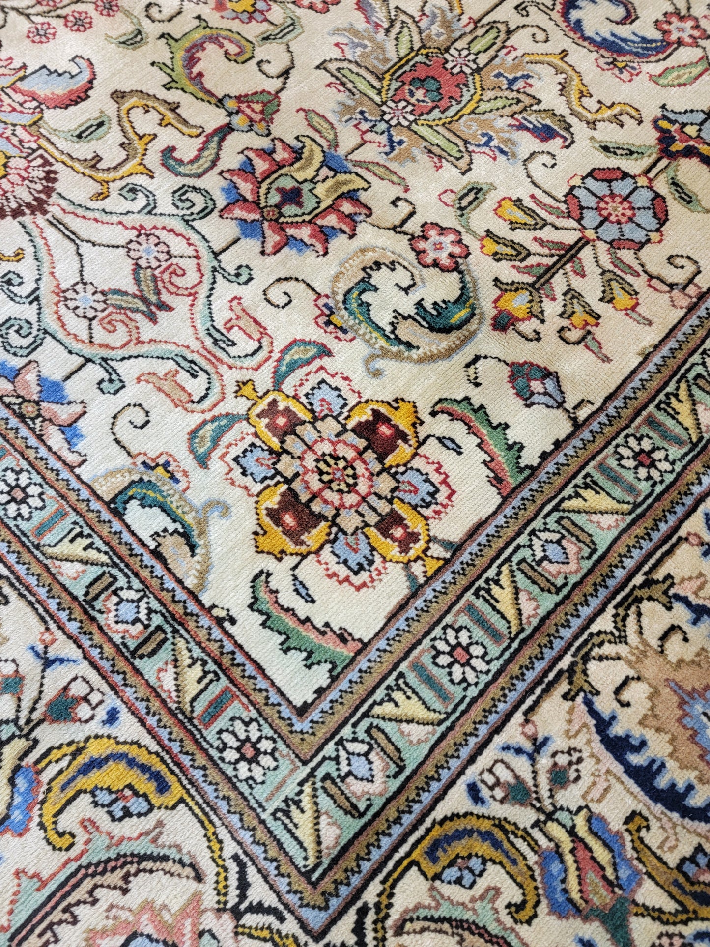 Hand-Knotted Wool Rug Tabriz 9'7" x 12'4"