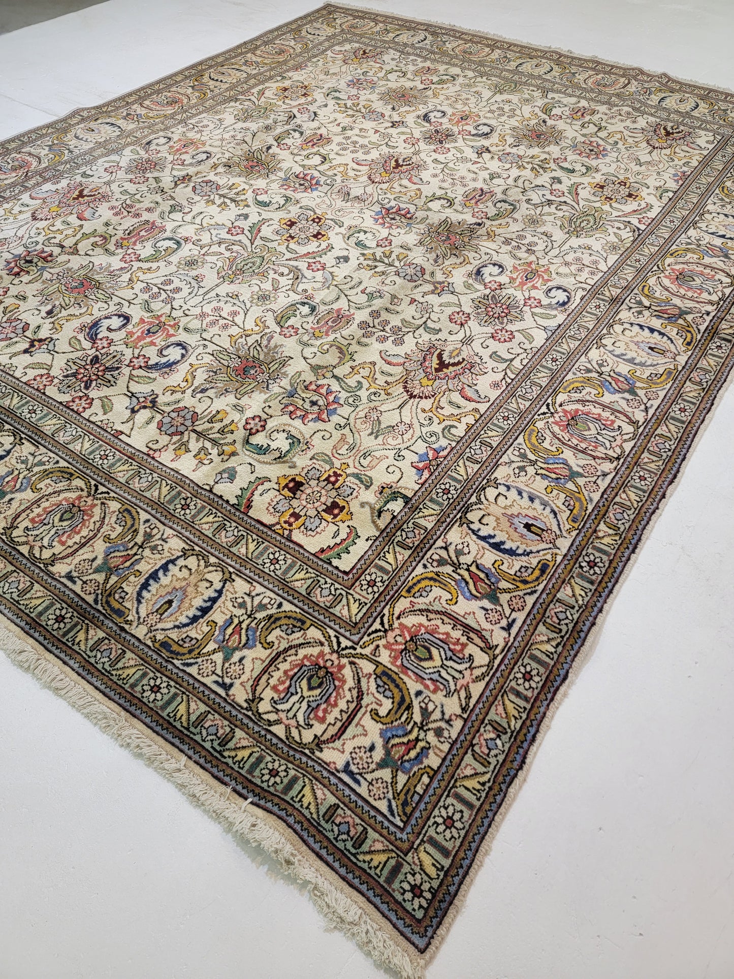 Hand-Knotted Wool Rug Tabriz 9'7" x 12'4"