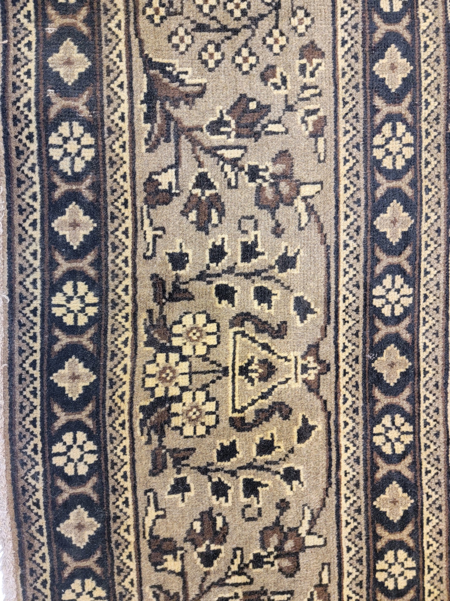 Hand-Knotted Wool Rug Tabriz 9'7" x 13'