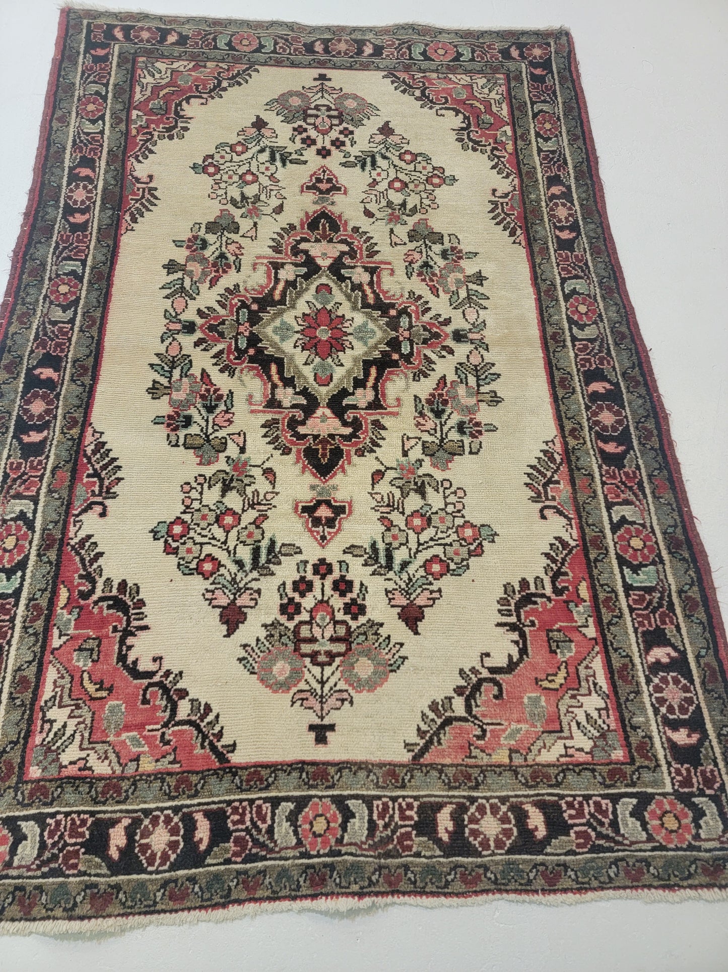 Hand-Knotted Wool Rug Hamedan 3'4" x 4'11"