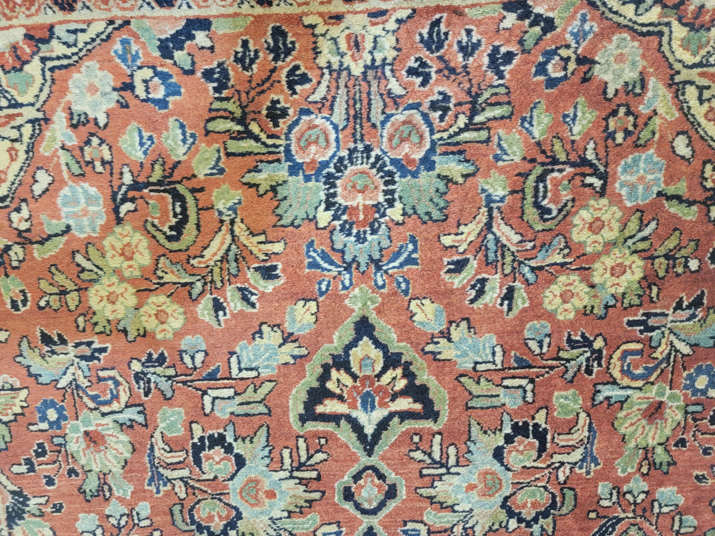 Hand-Knotted Wool Rug Sarouk 3'5" x 5'1"