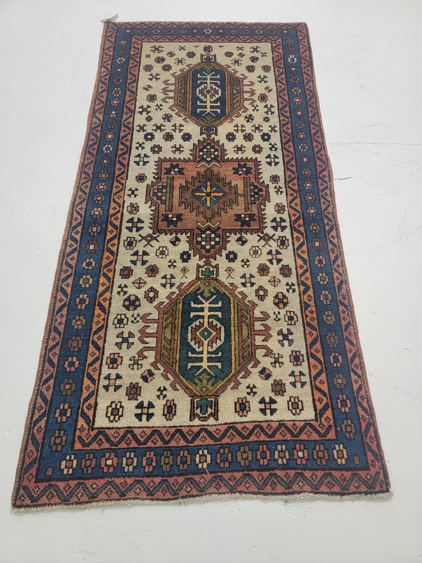 Hand-Knotted Wool Rug Heriz Karajeh 2'6" x 5'5"