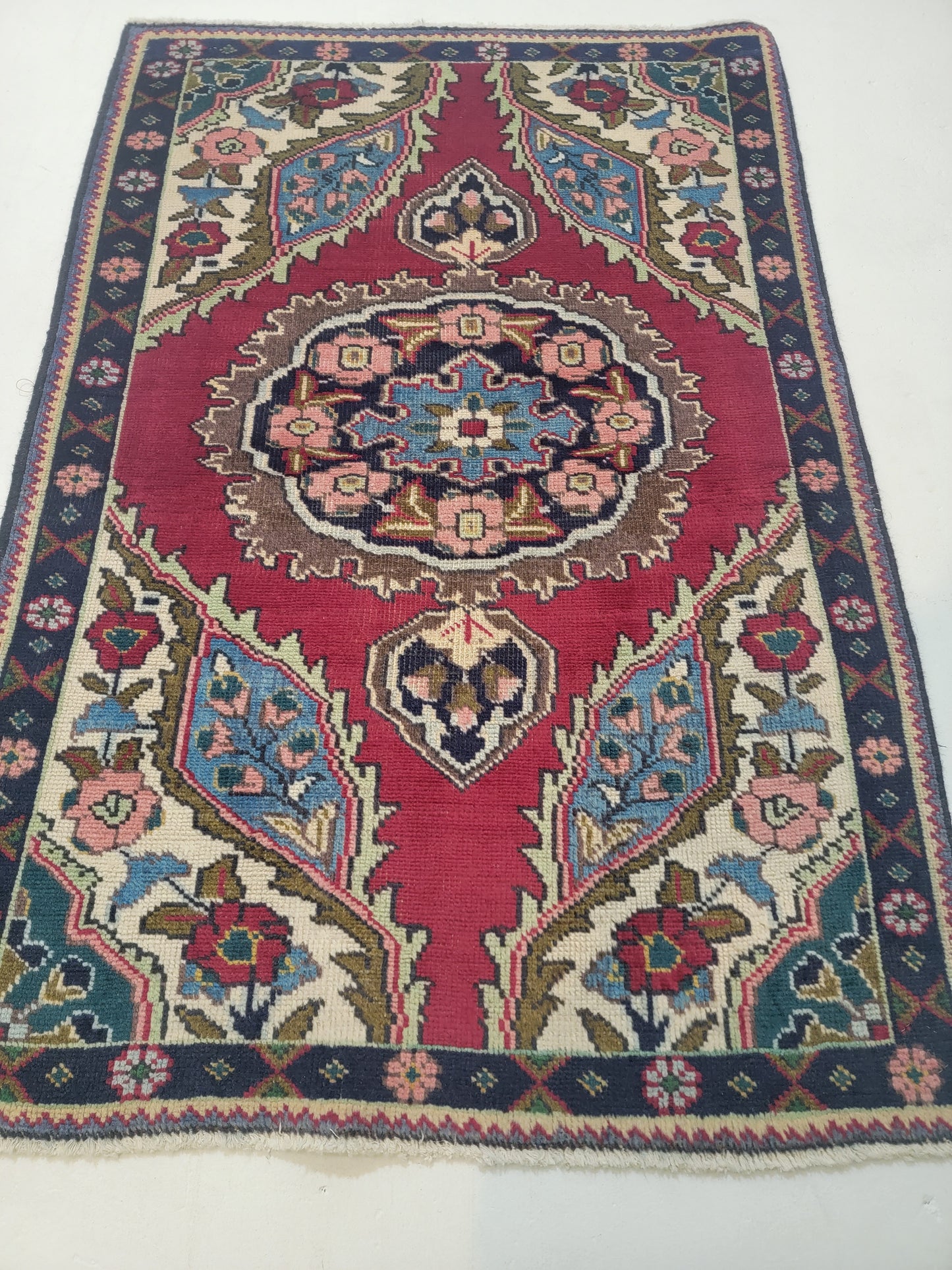 Hand-Knotted Wool Rug Tabriz 3'2" x 4'9"