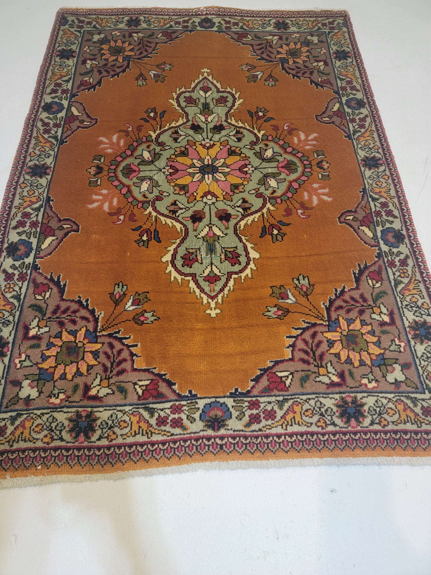 Hand-Knotted Wool Rug Tabriz Tabatabaei 3'4" x 4'9"