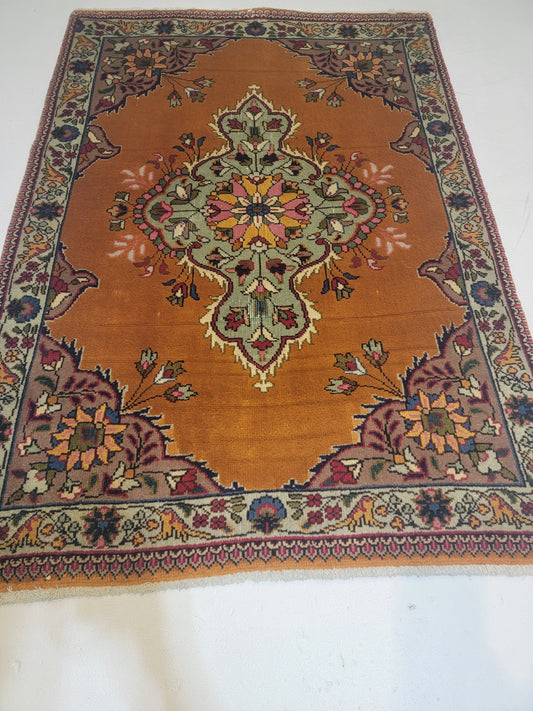 Hand-Knotted Wool Rug Tabriz Tabatabaei 3'4" x 4'9"