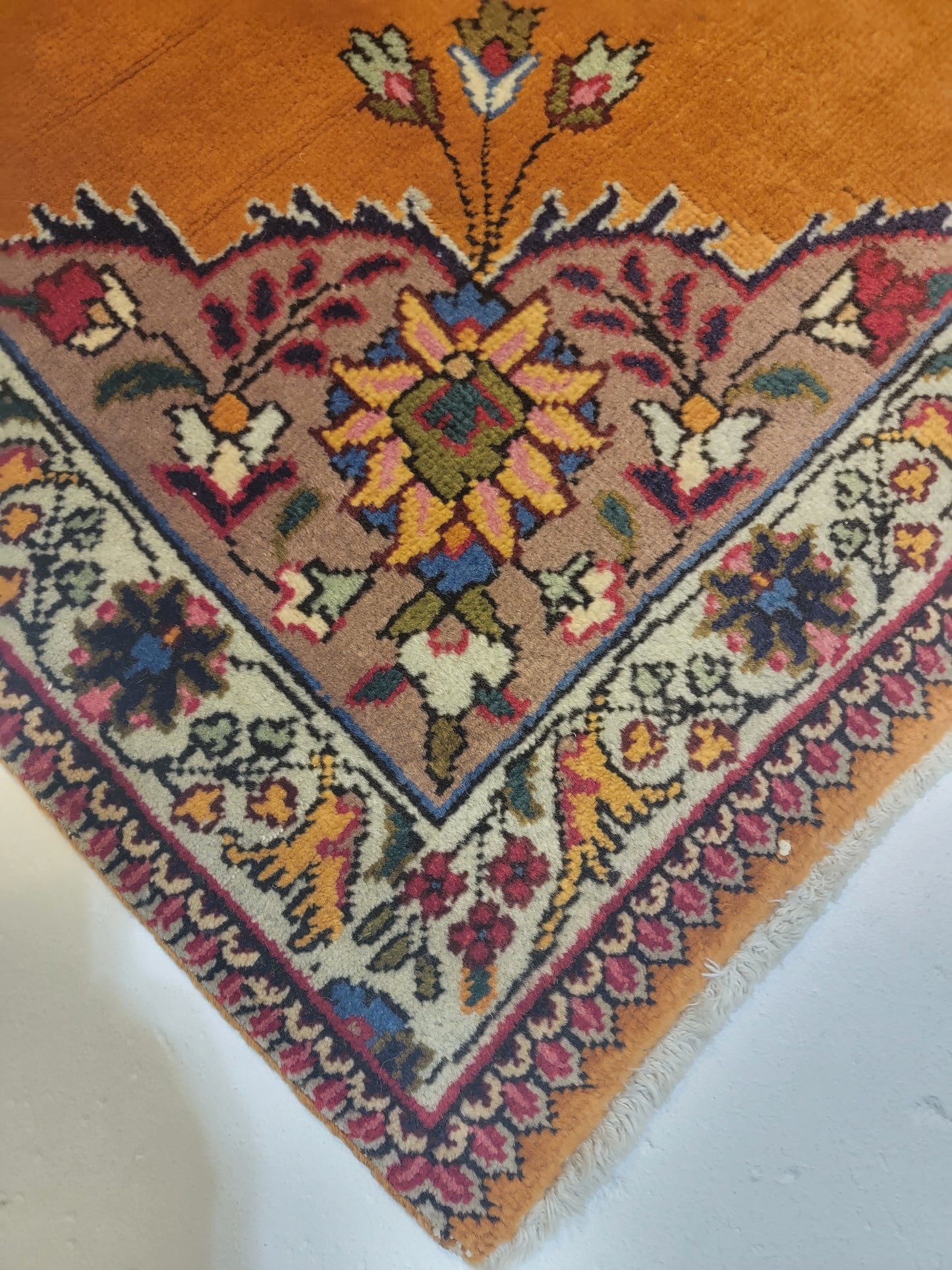 Hand-Knotted Wool Rug Tabriz Tabatabaei 3'4" x 4'9"