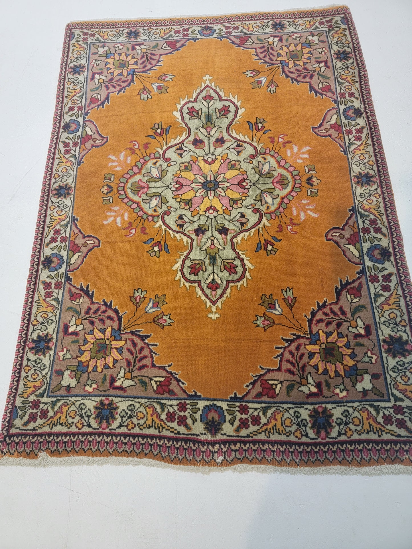 Hand-Knotted Wool Rug Tabriz Tabatabaei 3'4" x 4'9"