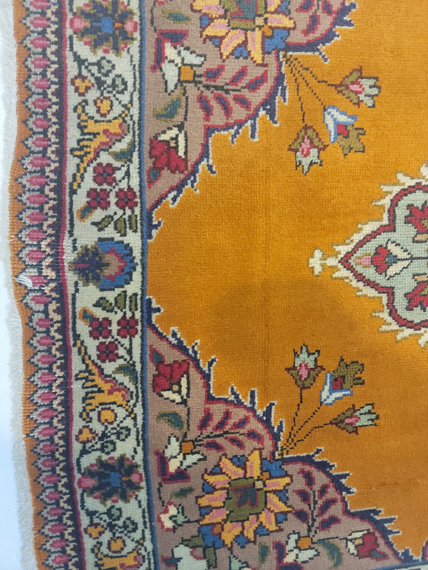 Hand-Knotted Wool Rug Tabriz Tabatabaei 3'4" x 4'9"