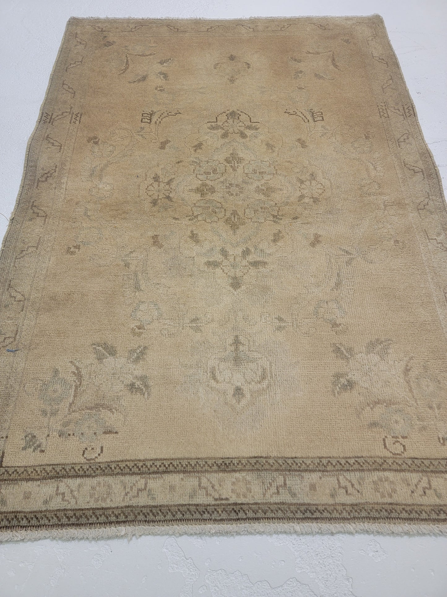 Hand-Knotted Wool Rug Tabriz 3'3" x 4'7"
