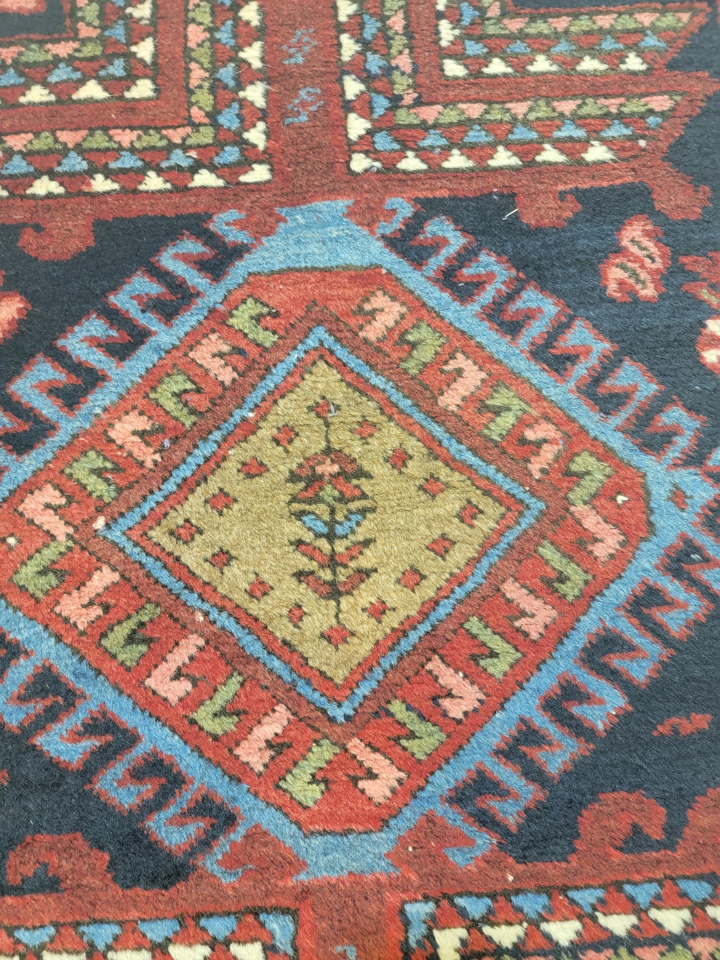 Hand-Knotted Wool Rug Heriz Karajeh 2'10" x 4'8"