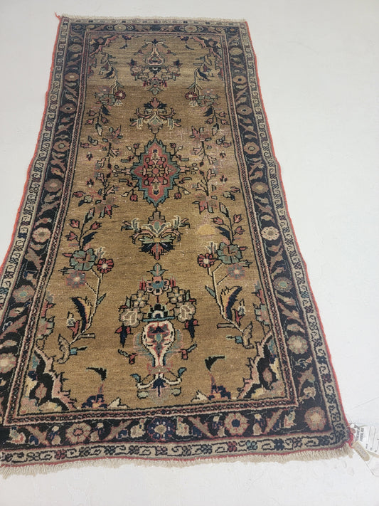 Hand-Knotted Wool Rug Mahal 2'6" x 5'2"