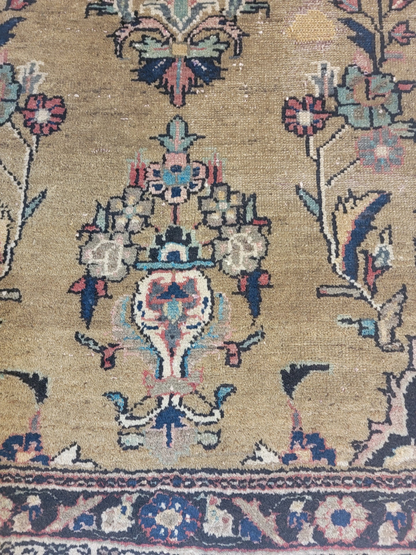 Hand-Knotted Wool Rug Mahal 2'6" x 5'2"