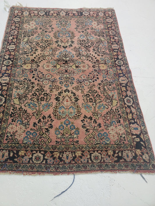 Hand-Knotted Wool Rug Sarouk 3'5" x 4'11"