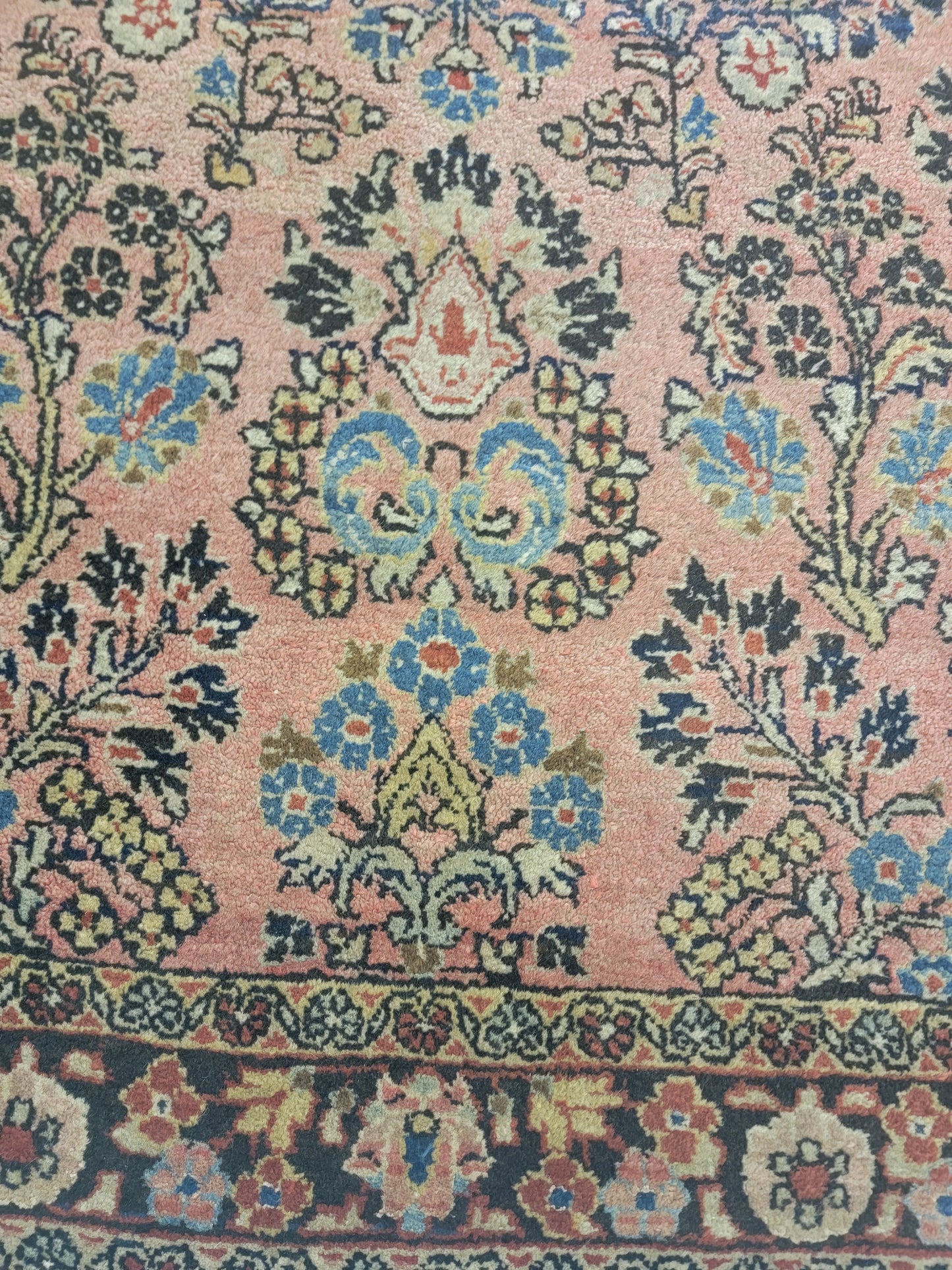 Hand-Knotted Wool Rug Sarouk 3'5" x 4'11"