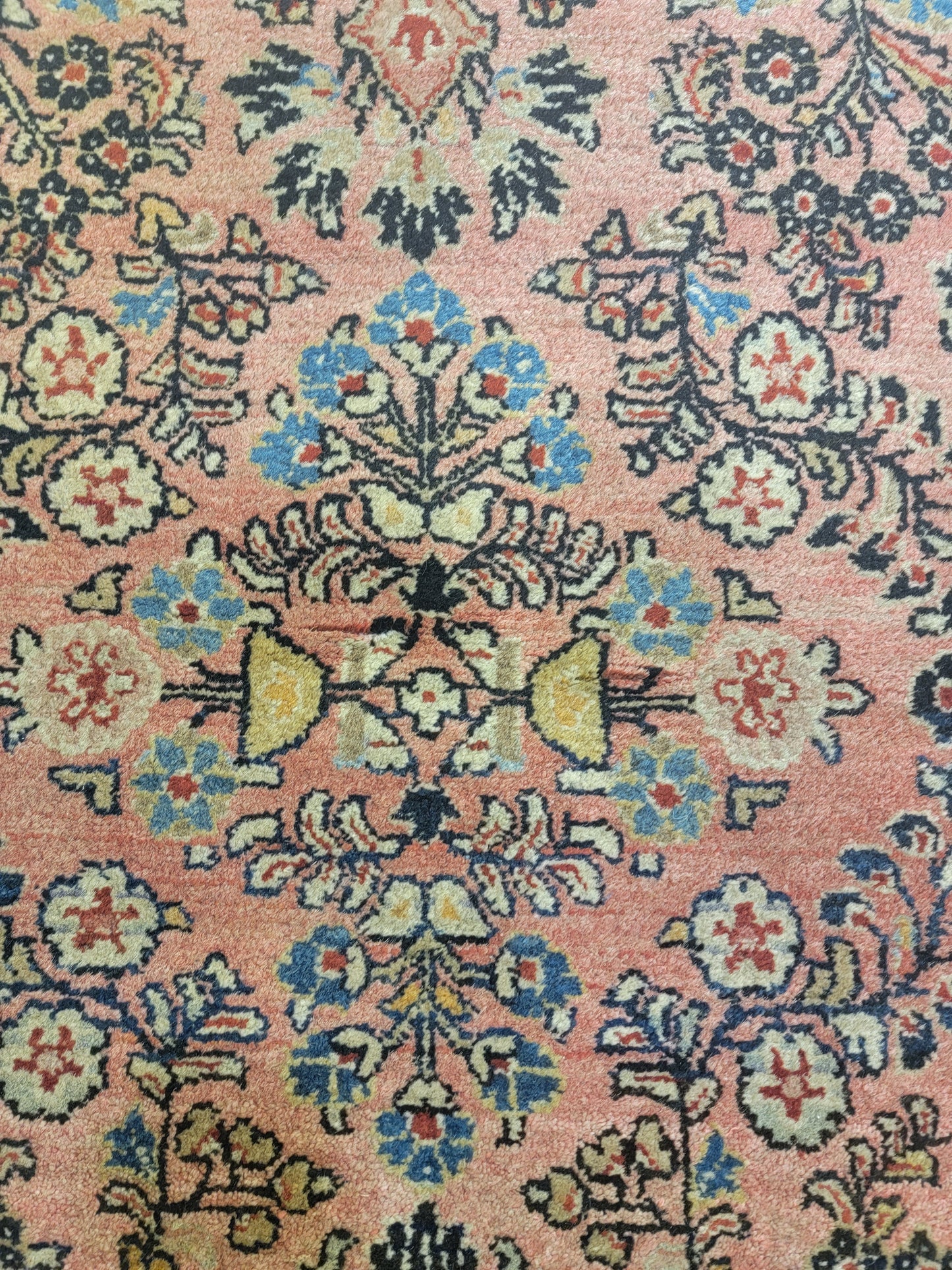 Hand-Knotted Wool Rug Sarouk 3'5" x 4'11"