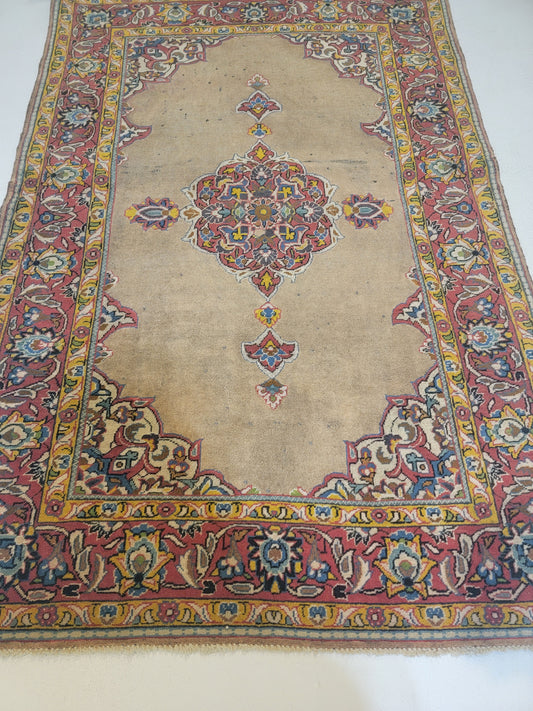 Hand-Knotted Wool Rug Isfehan 3'4" x 5'1"