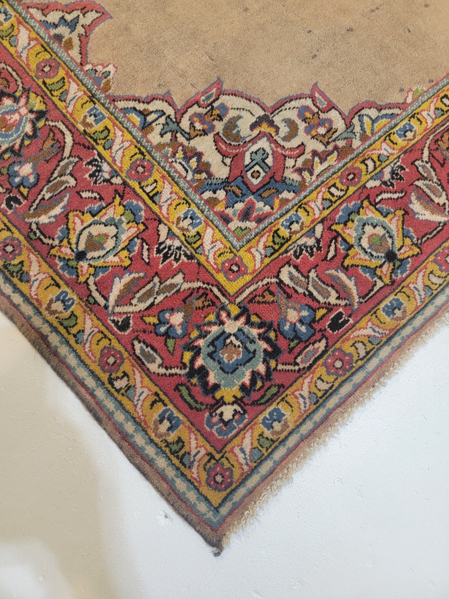 Hand-Knotted Wool Rug Isfehan 3'4" x 5'1"