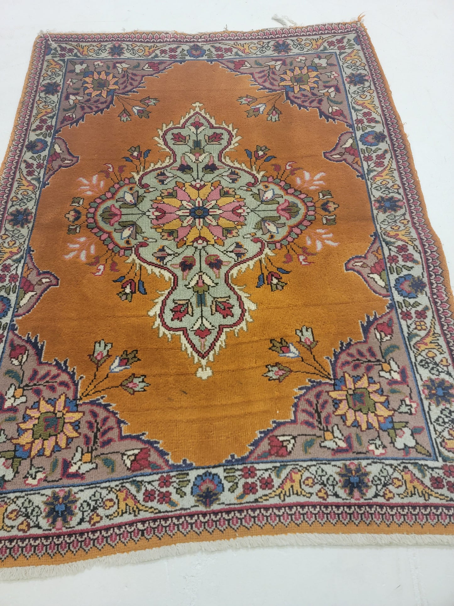 Hand-Knotted Wool Rug Tabriz Tabatabaei 3'6" x 4'7"