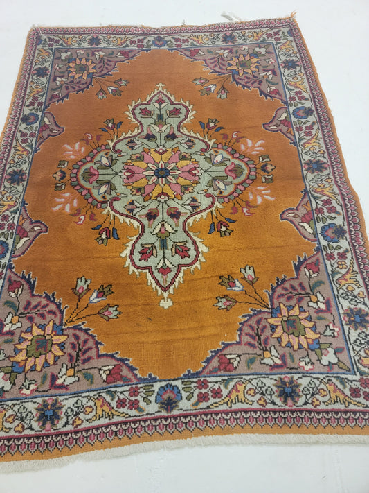 Hand-Knotted Wool Rug Tabriz Tabatabaei 3'6" x 4'7"