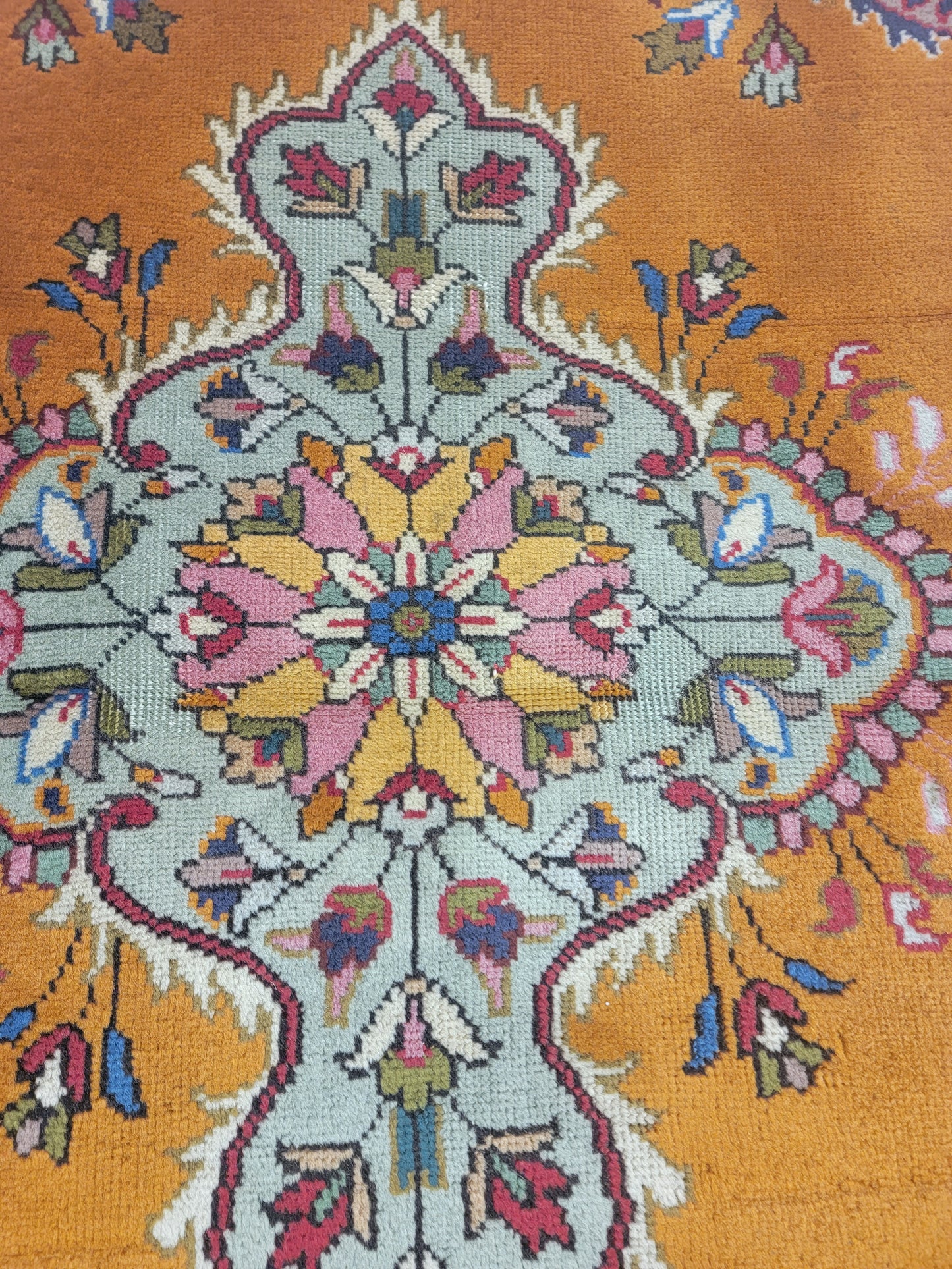 Hand-Knotted Wool Rug Tabriz Tabatabaei 3'6" x 4'7"