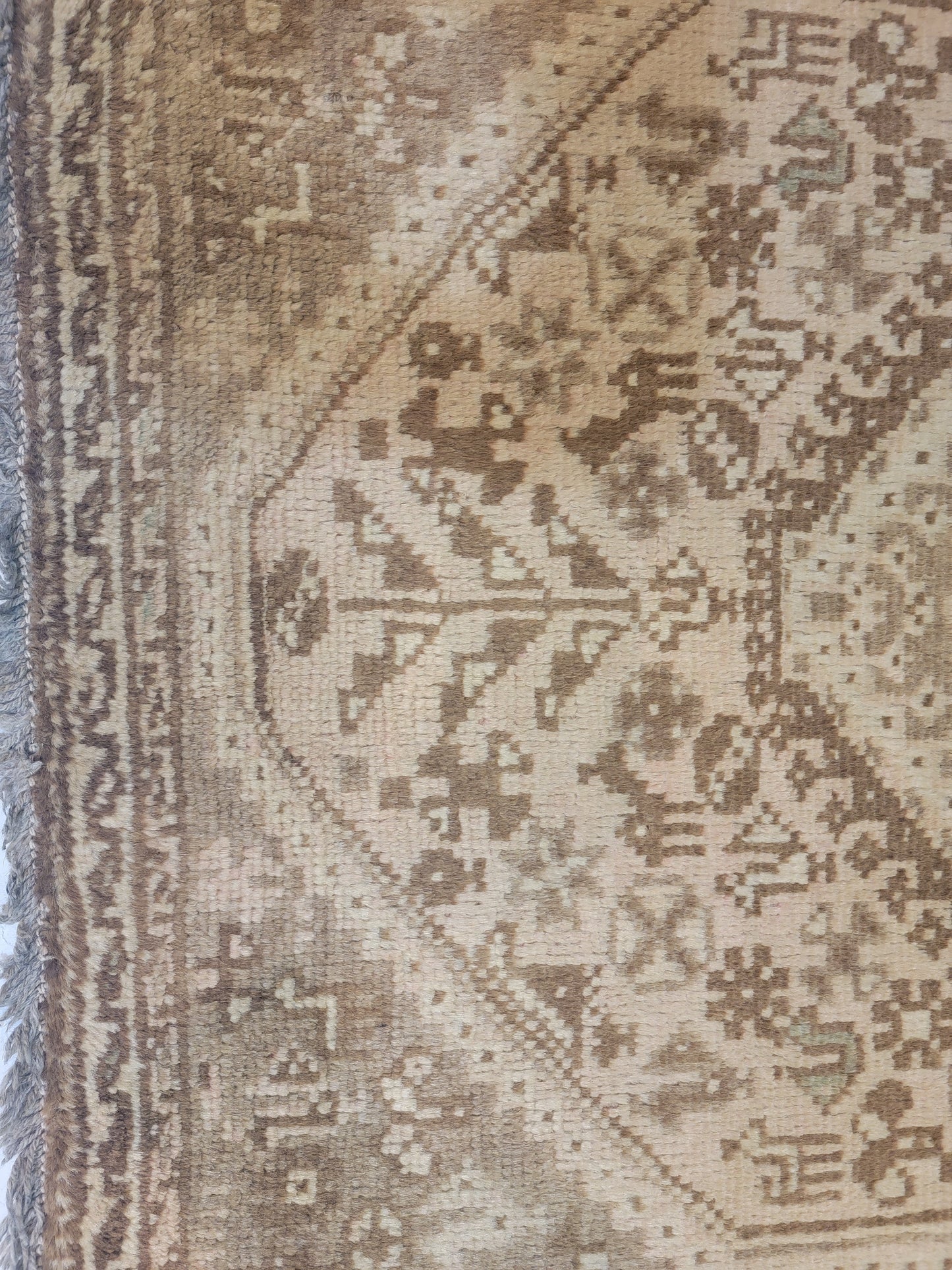 Hand-Knotted Wool Rug Shiraz 3'2" x 4'7"